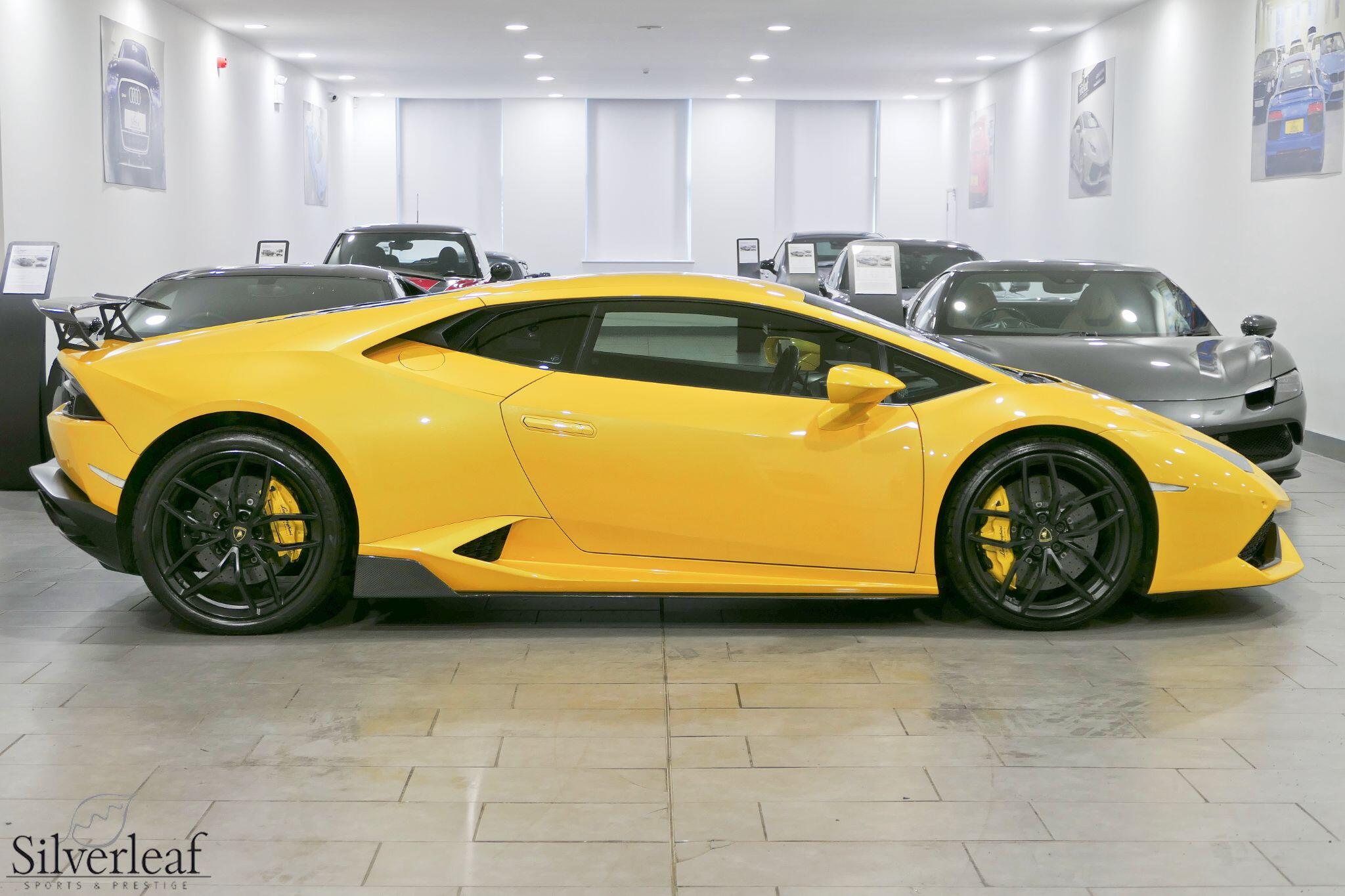 Lamborghini LP 610-4 view 3