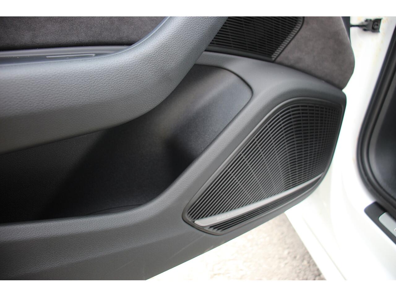 Audi A4 view 42