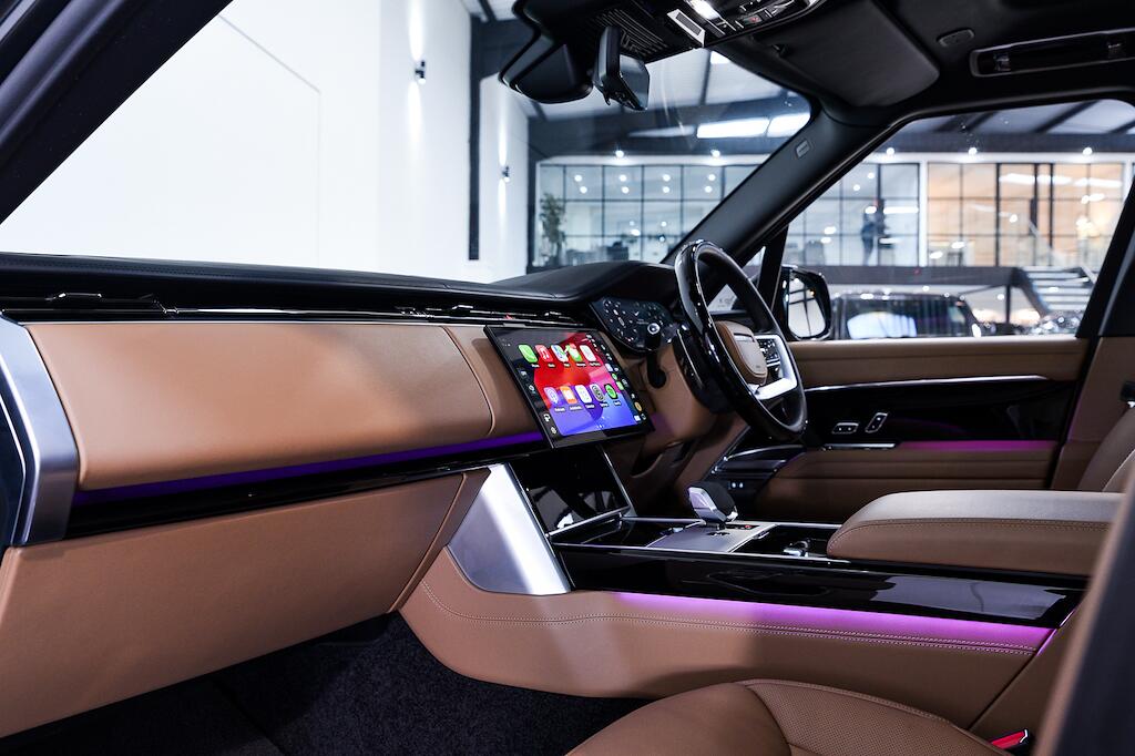 Land Rover Range Rover view 17