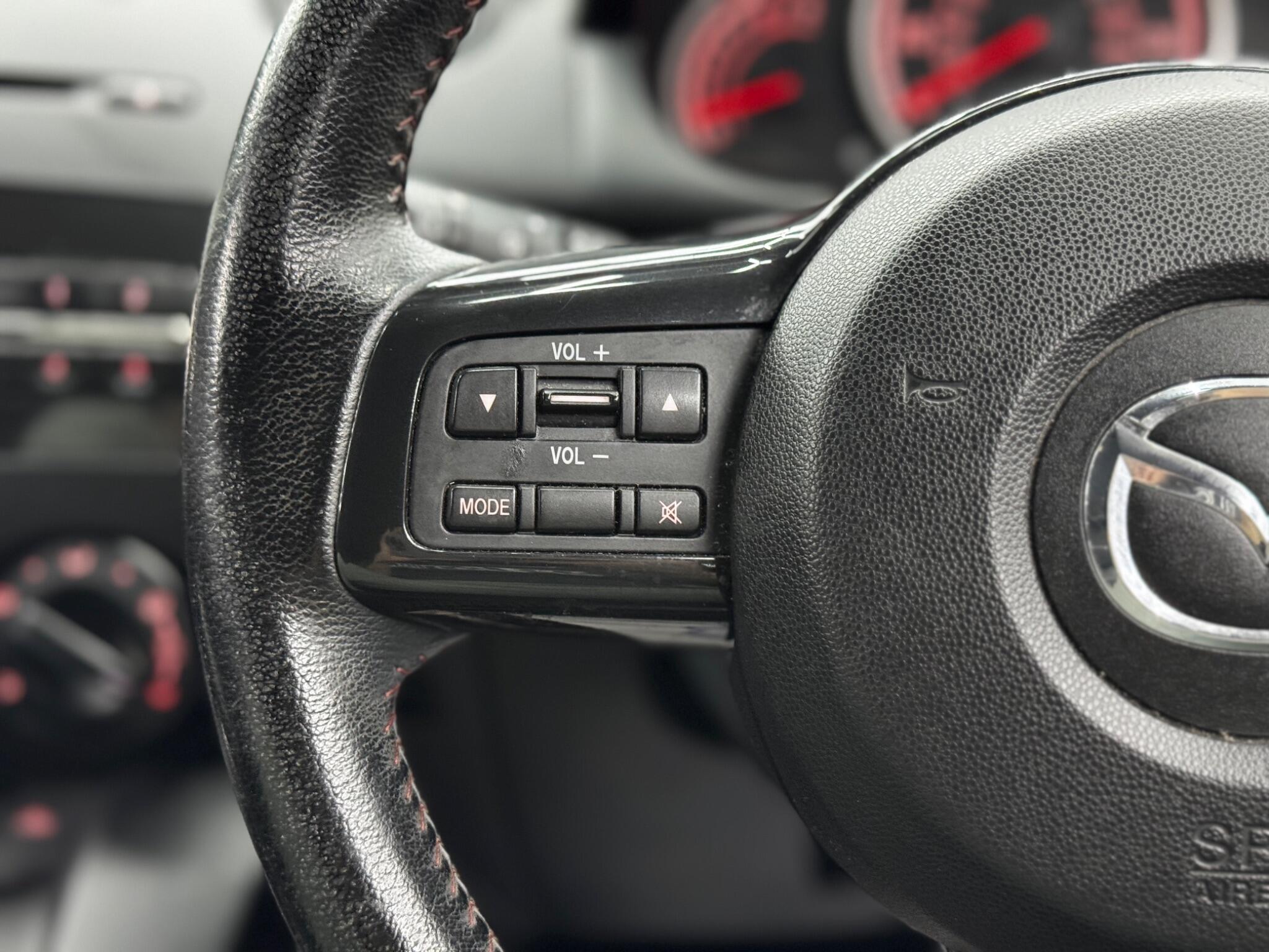 Mazda Mazda2 view 18