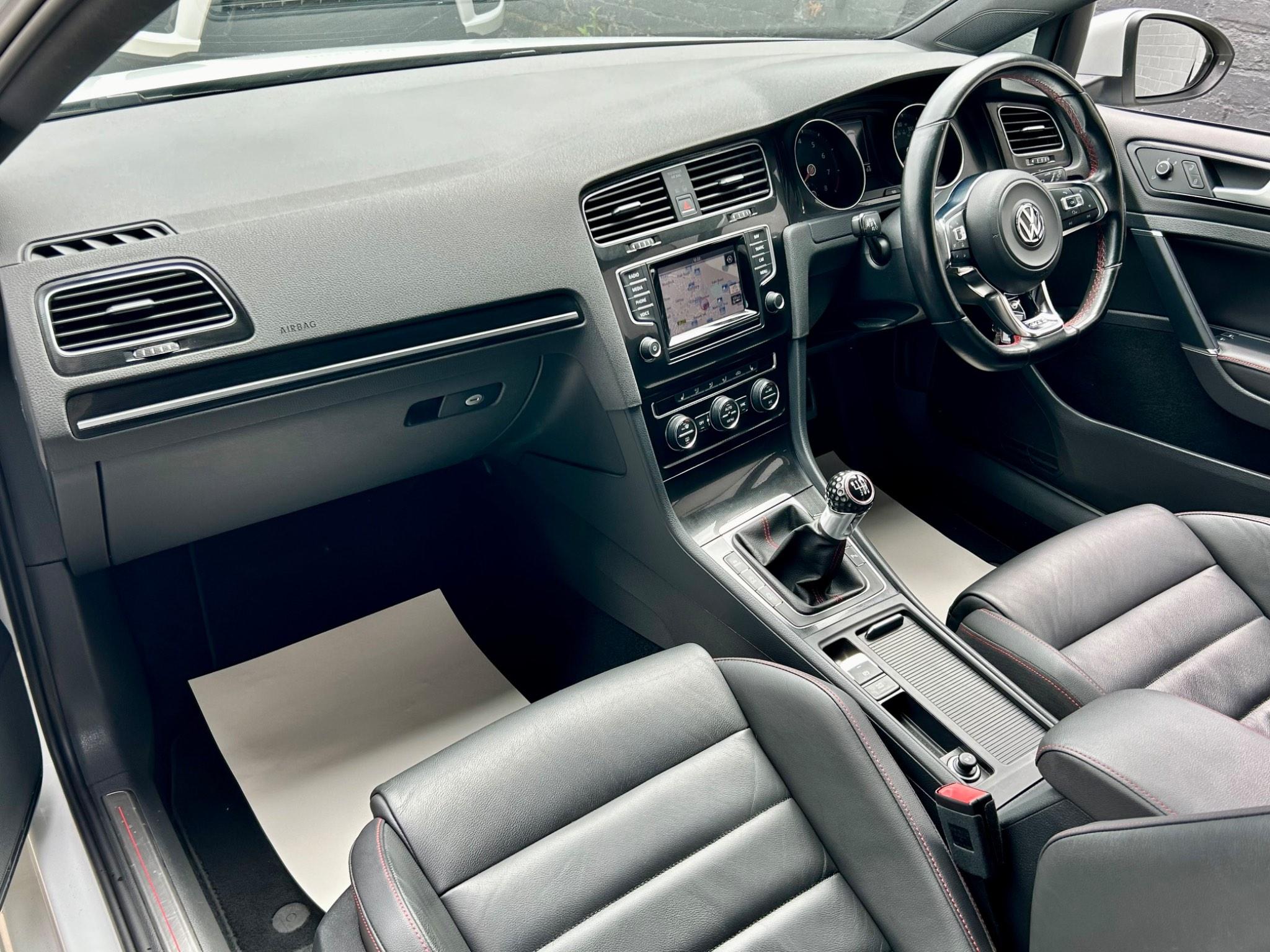 Volkswagen Golf view 18