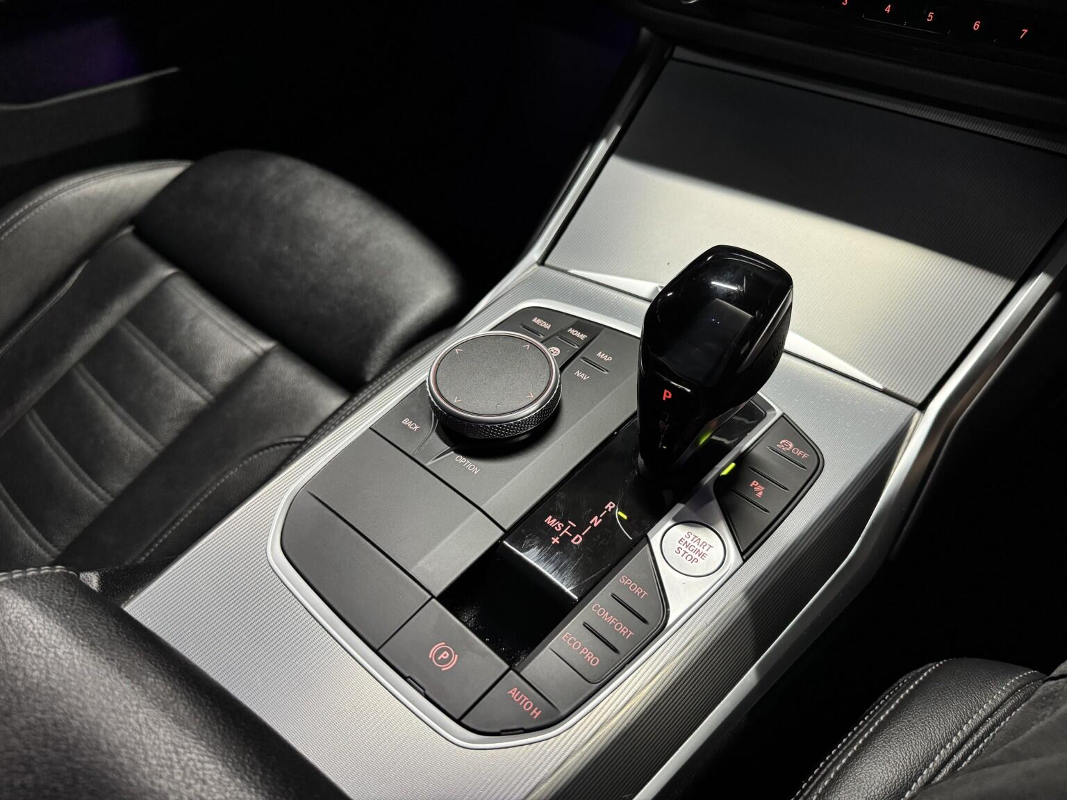 BMW 3 Series view 28