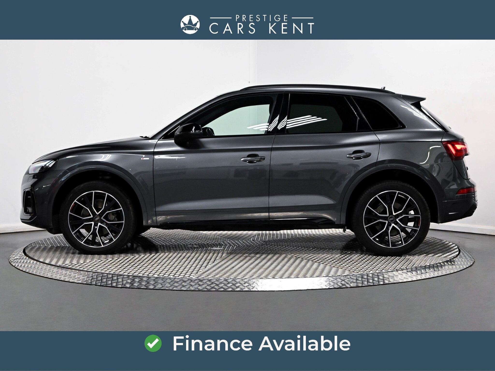 Audi Q5 view 4