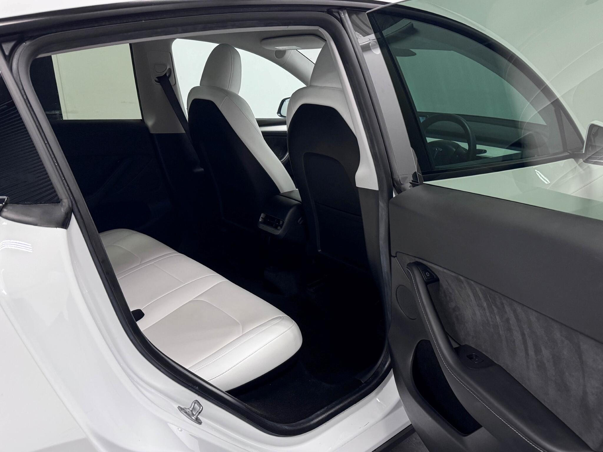 Tesla Model Y view 27