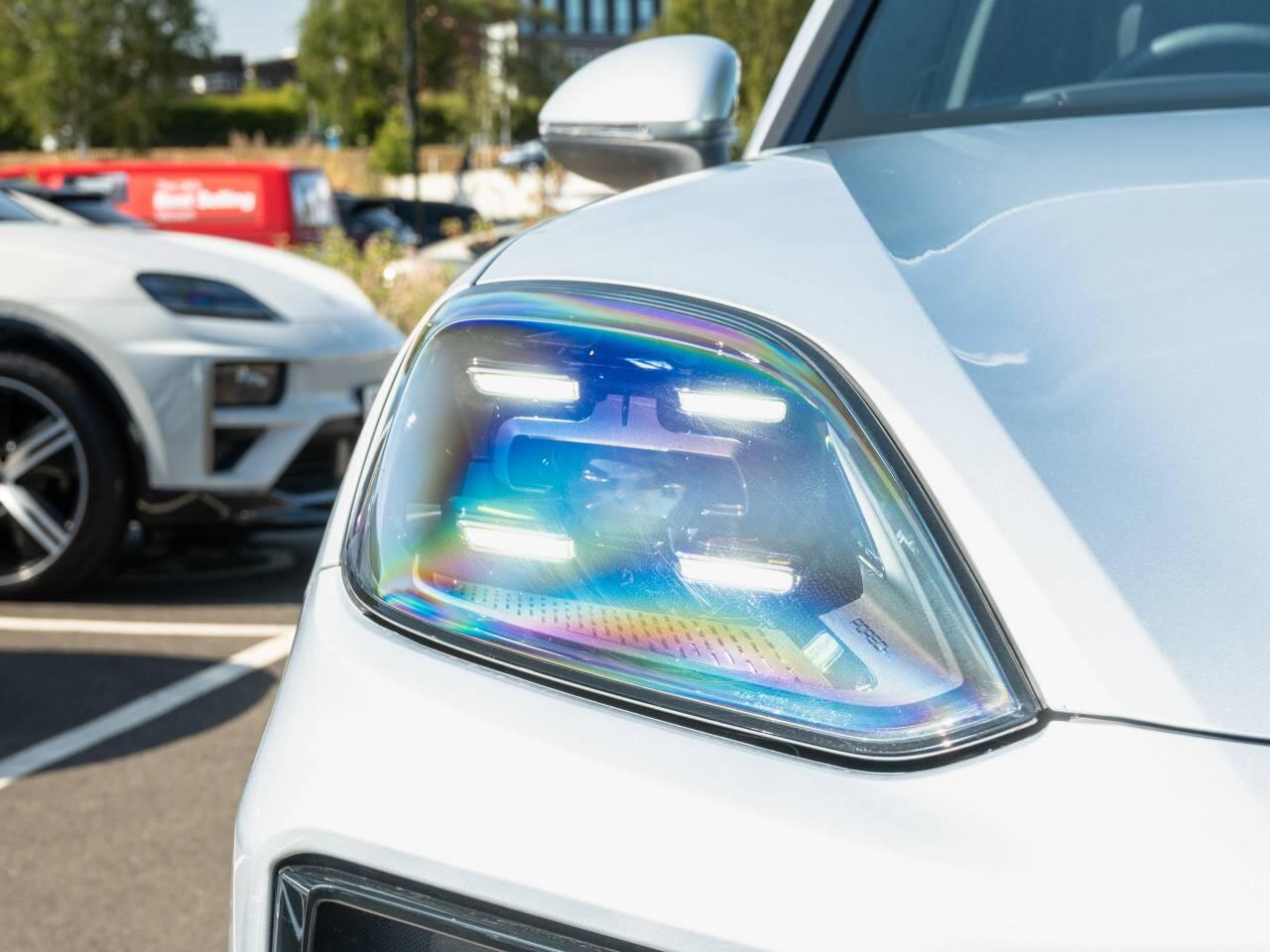 Porsche Cayenne view 16