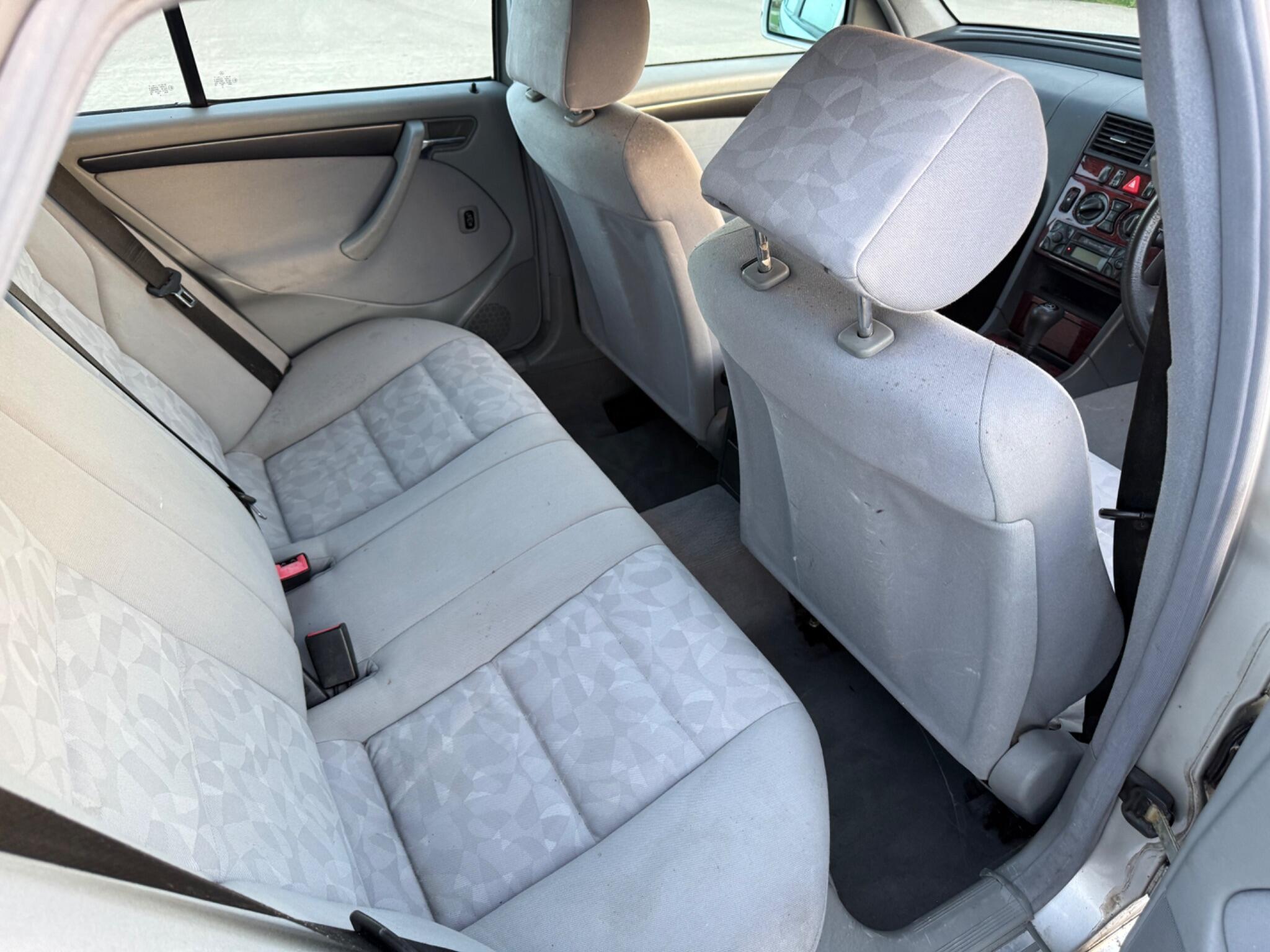 Mercedes-Benz C Class 2.4 C240 Classic 5dr — photo 29 of 66