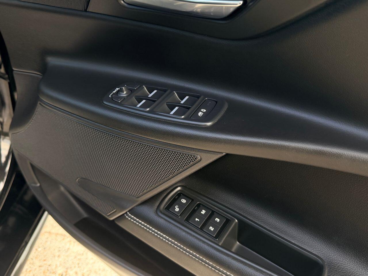 Jaguar Xe view 30