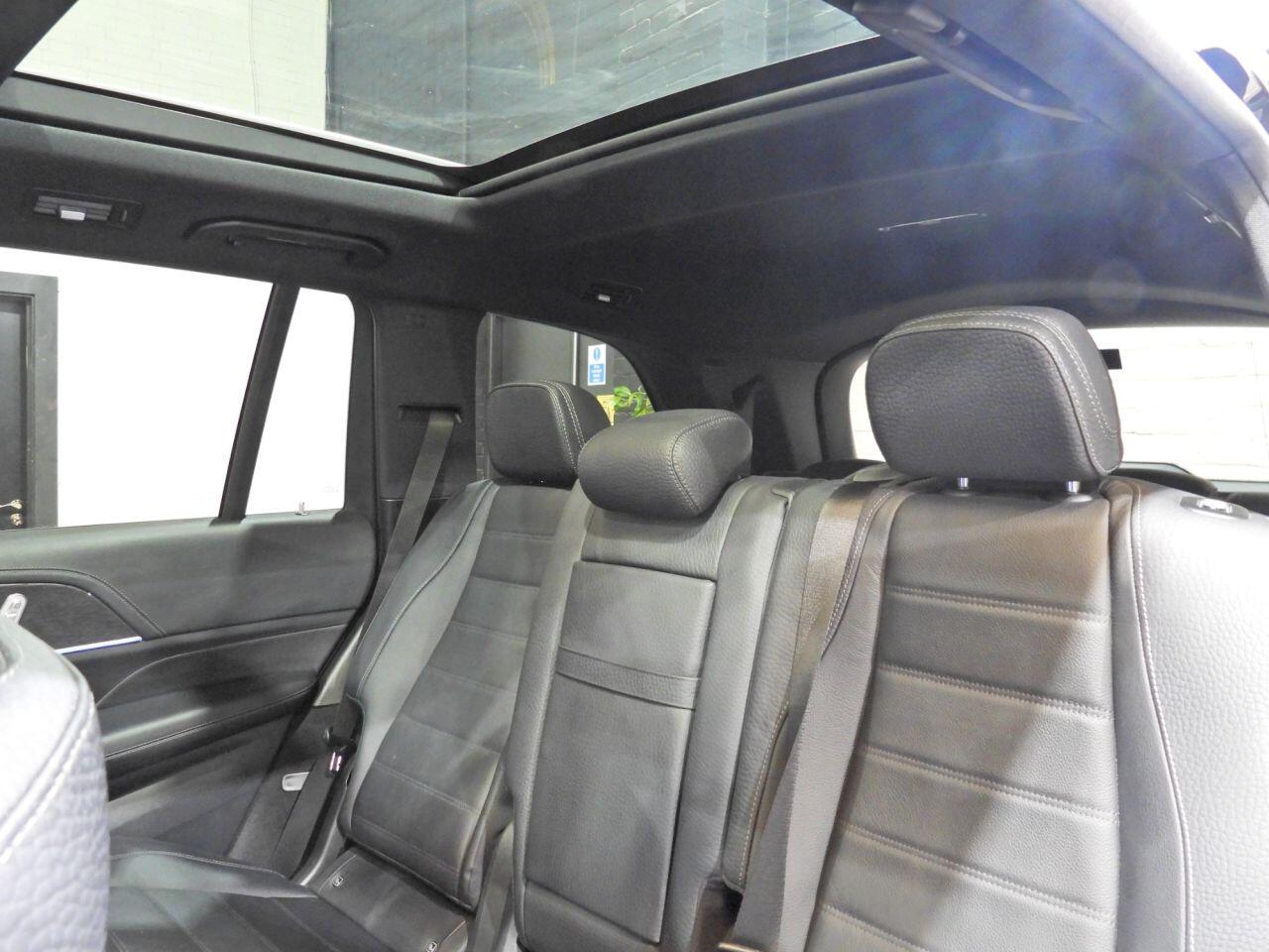 Mercedes-Benz GLS view 24