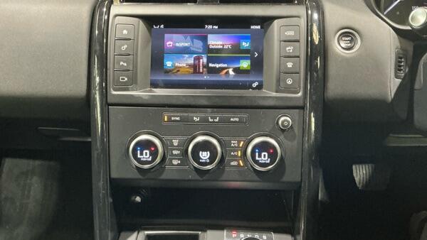 Land Rover Discovery view 8