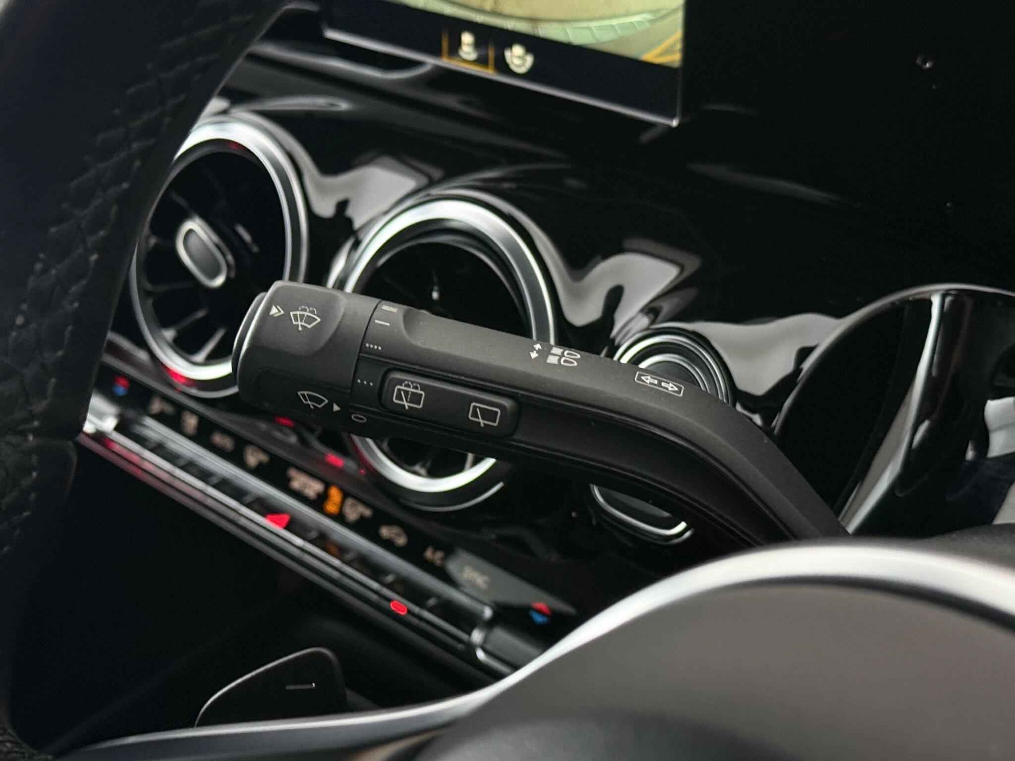 Mercedes-Benz Gla view 18