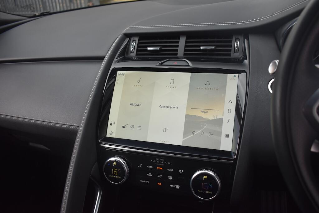 Jaguar E-Pace view 54