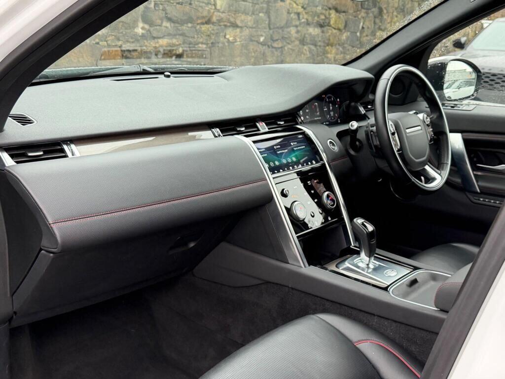 Land Rover Discovery Sport view 14