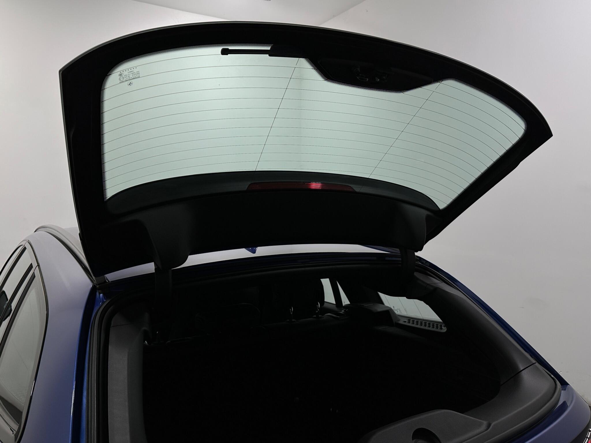 BMW 3 Series view 50