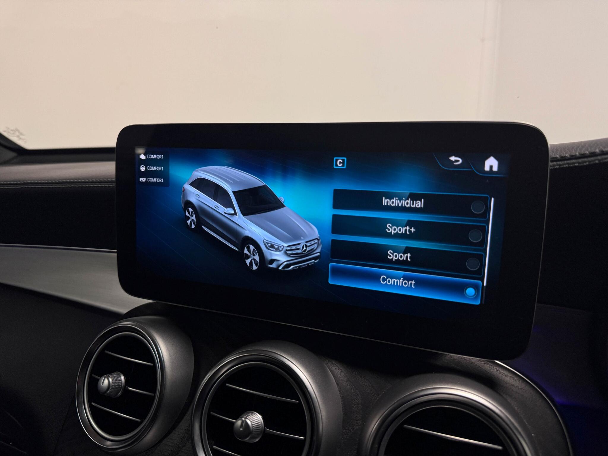Mercedes-Benz GLC view 60
