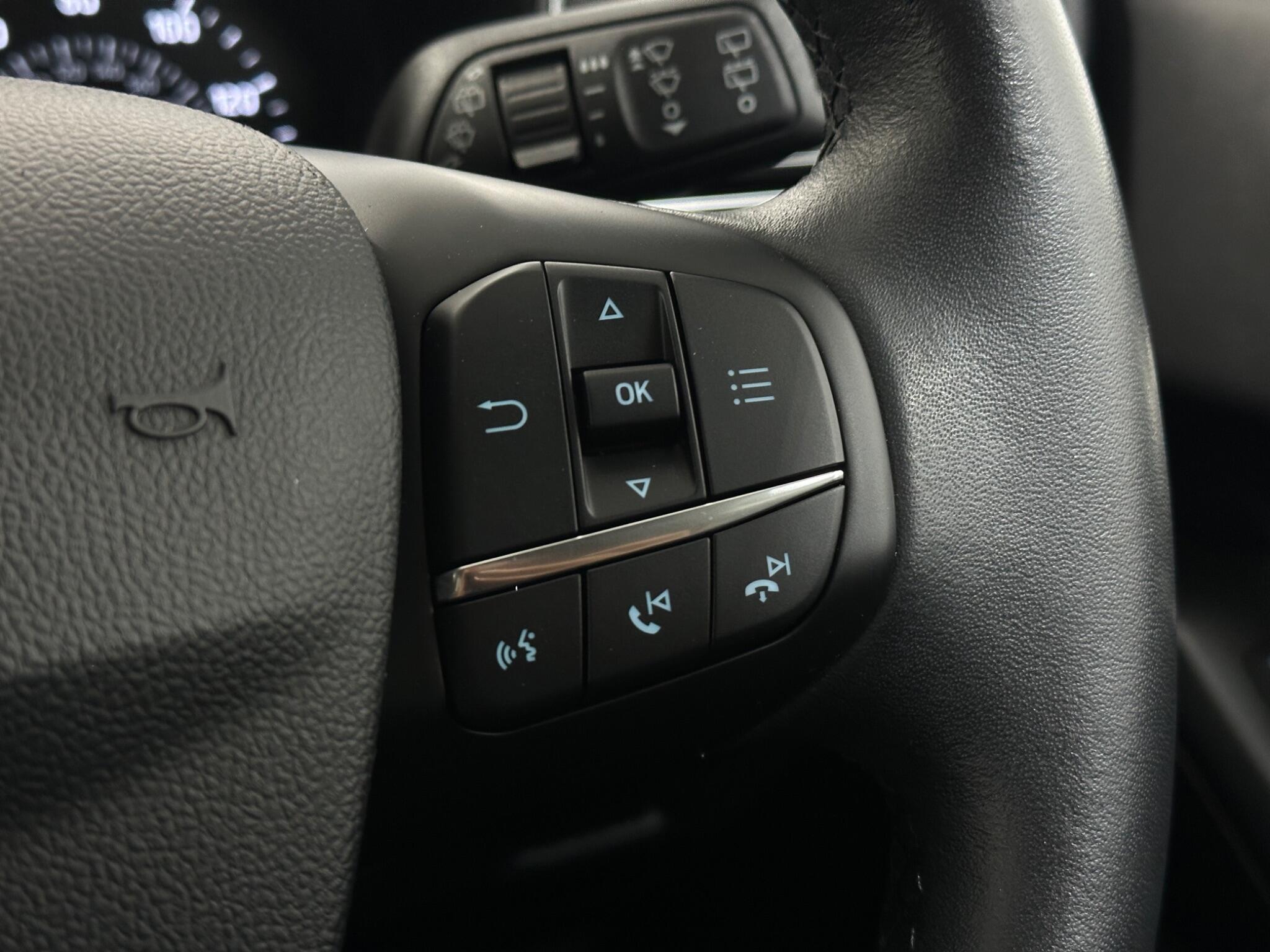 Ford Focus view 15