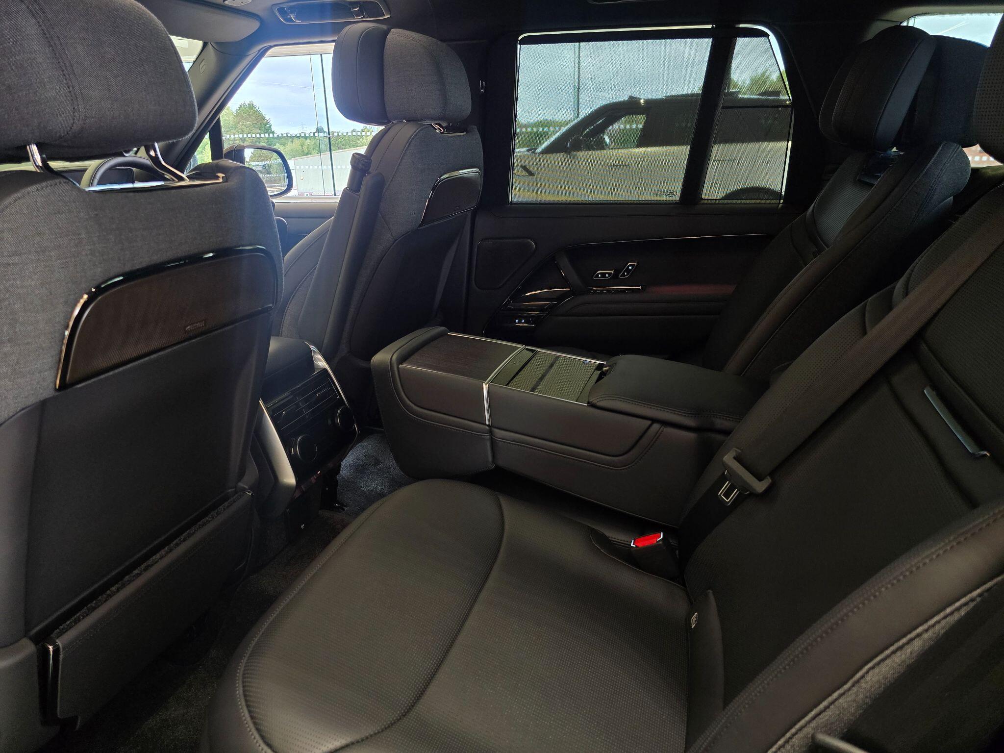 Land Rover Range Rover view 15