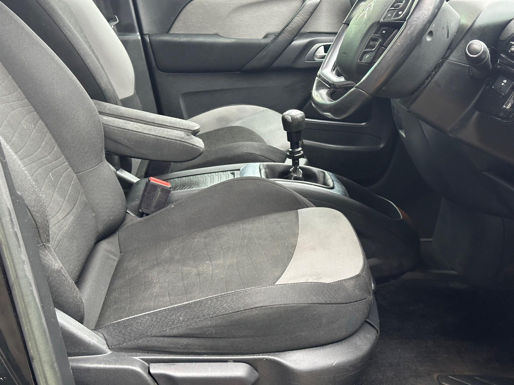 Citroen Grand C4 Picasso view 25