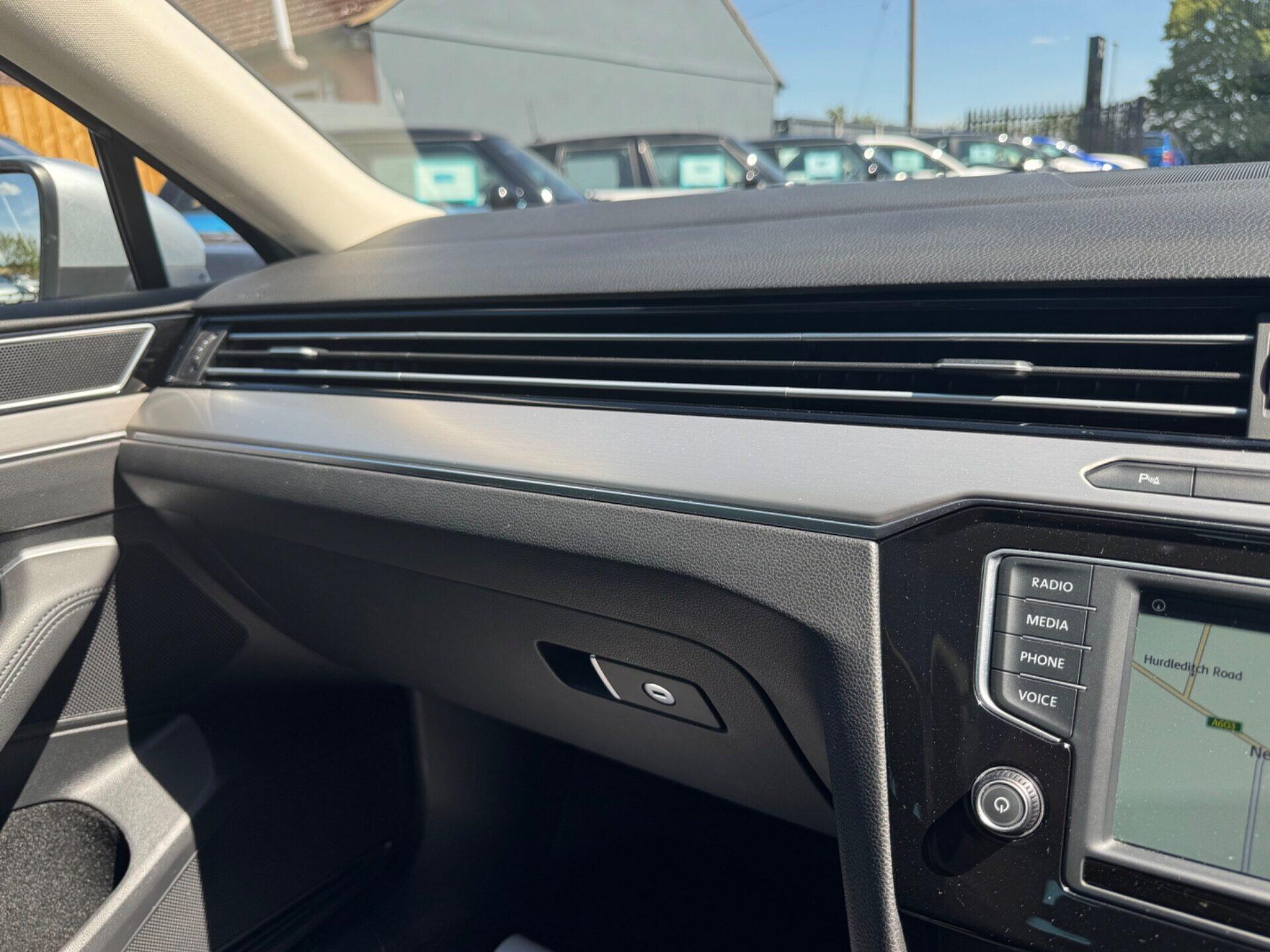 Volkswagen Passat view 67