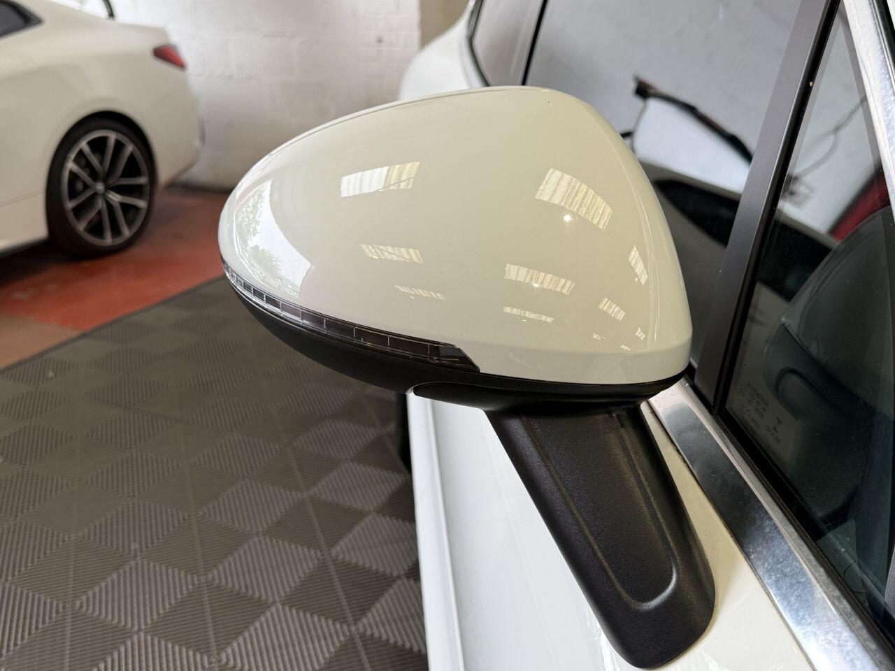 Porsche Macan view 24