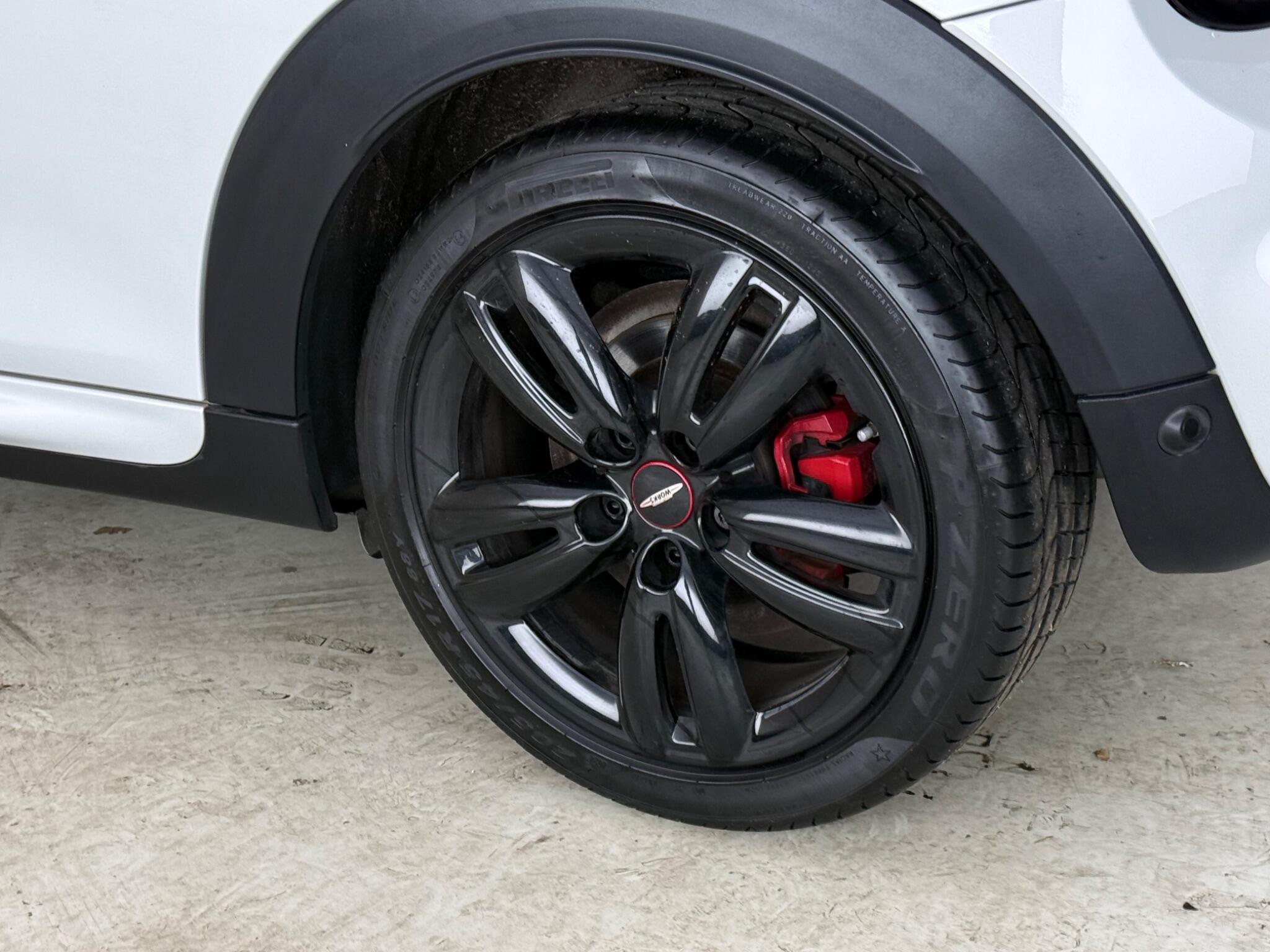 Mini Hatch view 9
