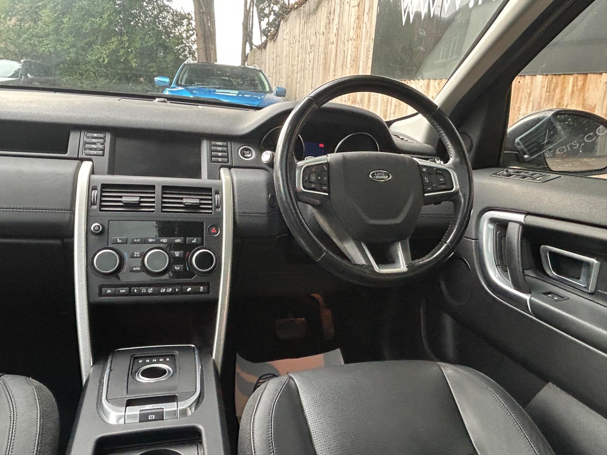 Land Rover Discovery Sport view 26