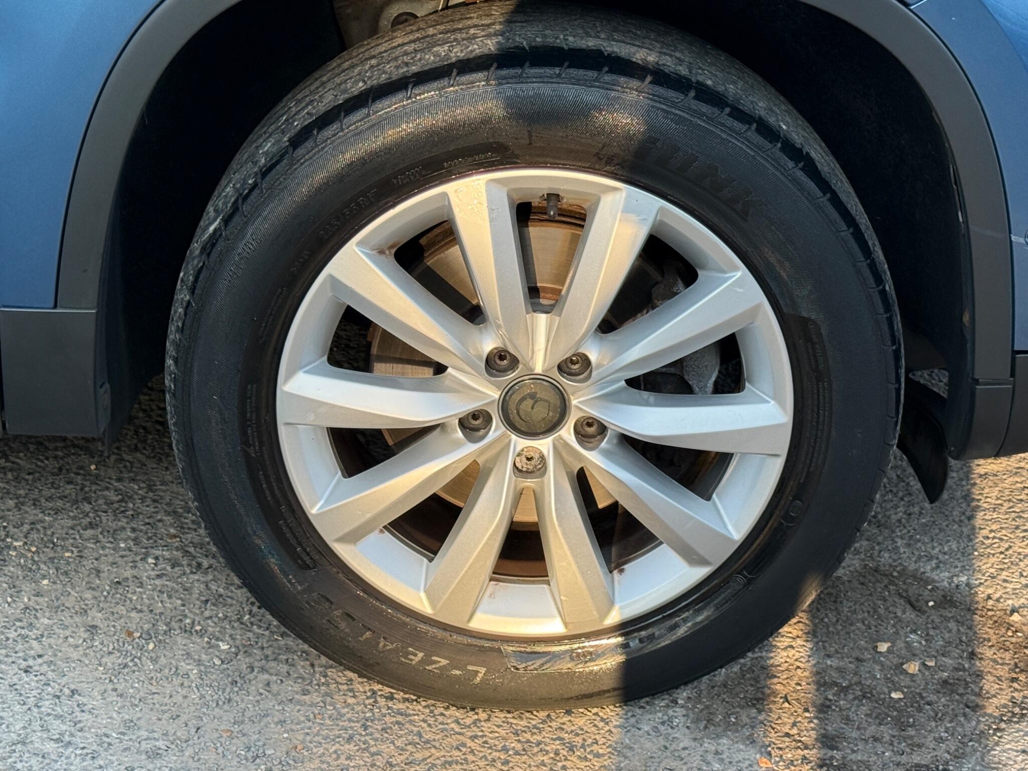 Volkswagen Tiguan - Image 26