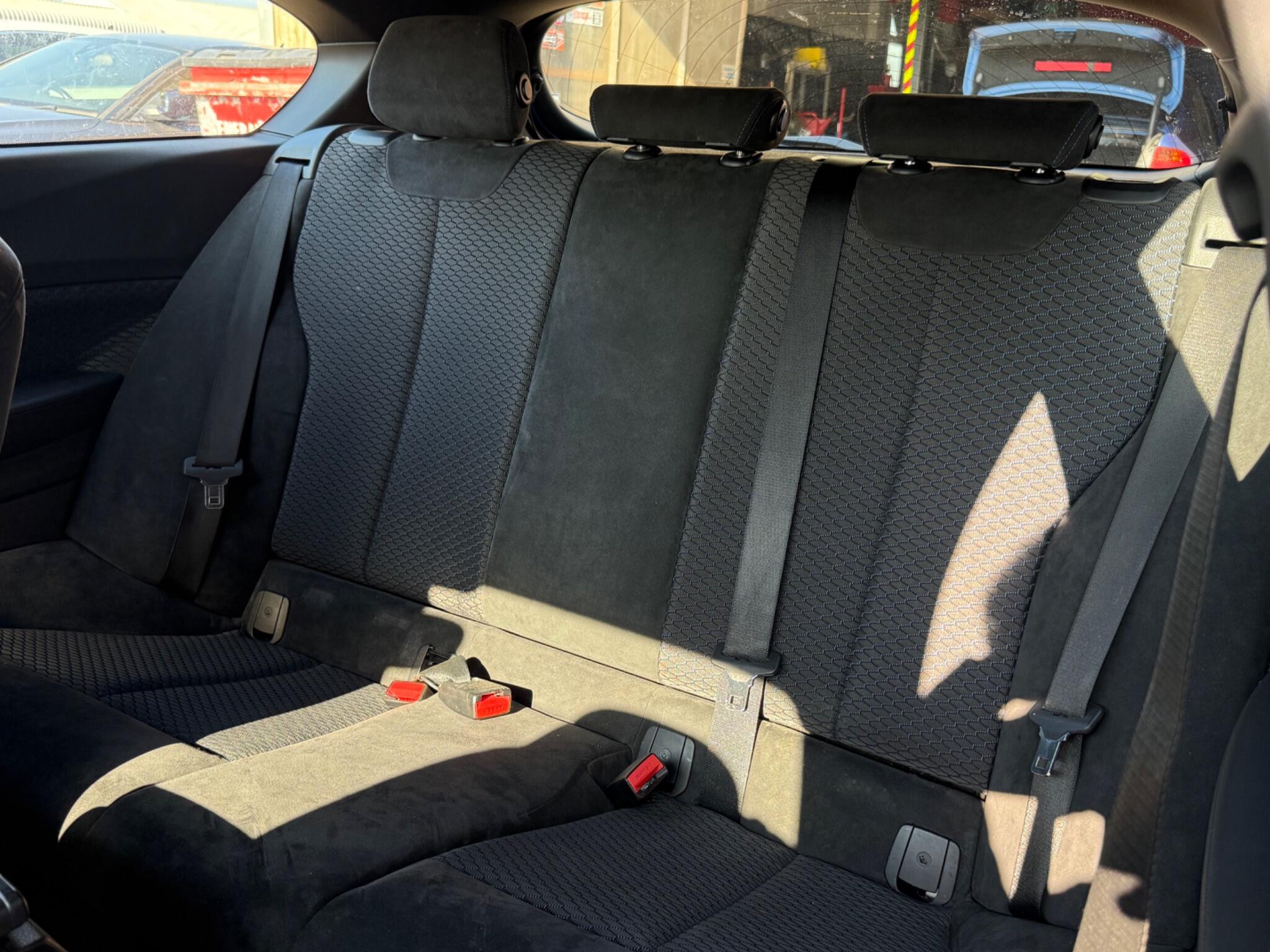 BMW 1 Series view 32
