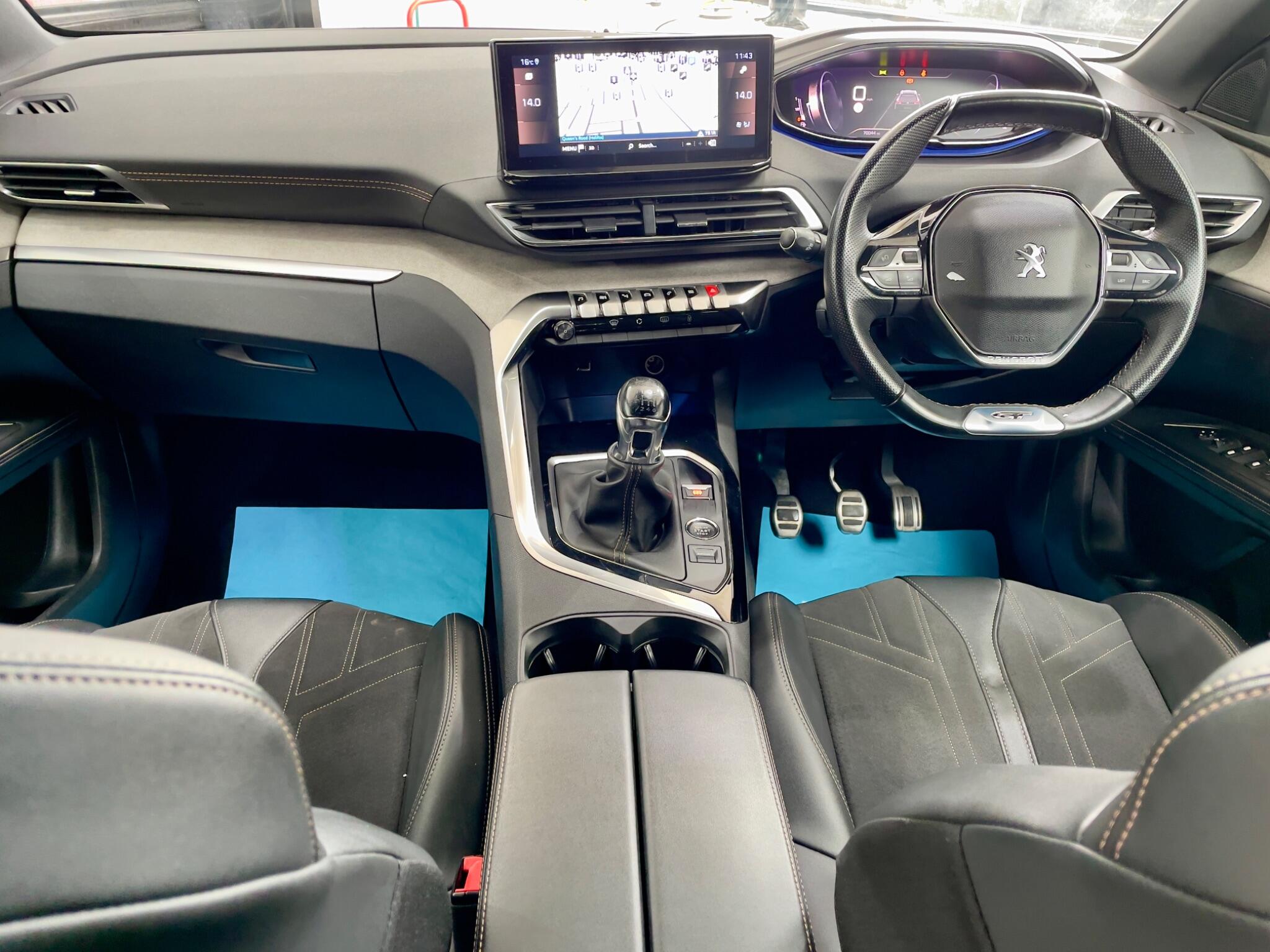 Peugeot 5008 view 9