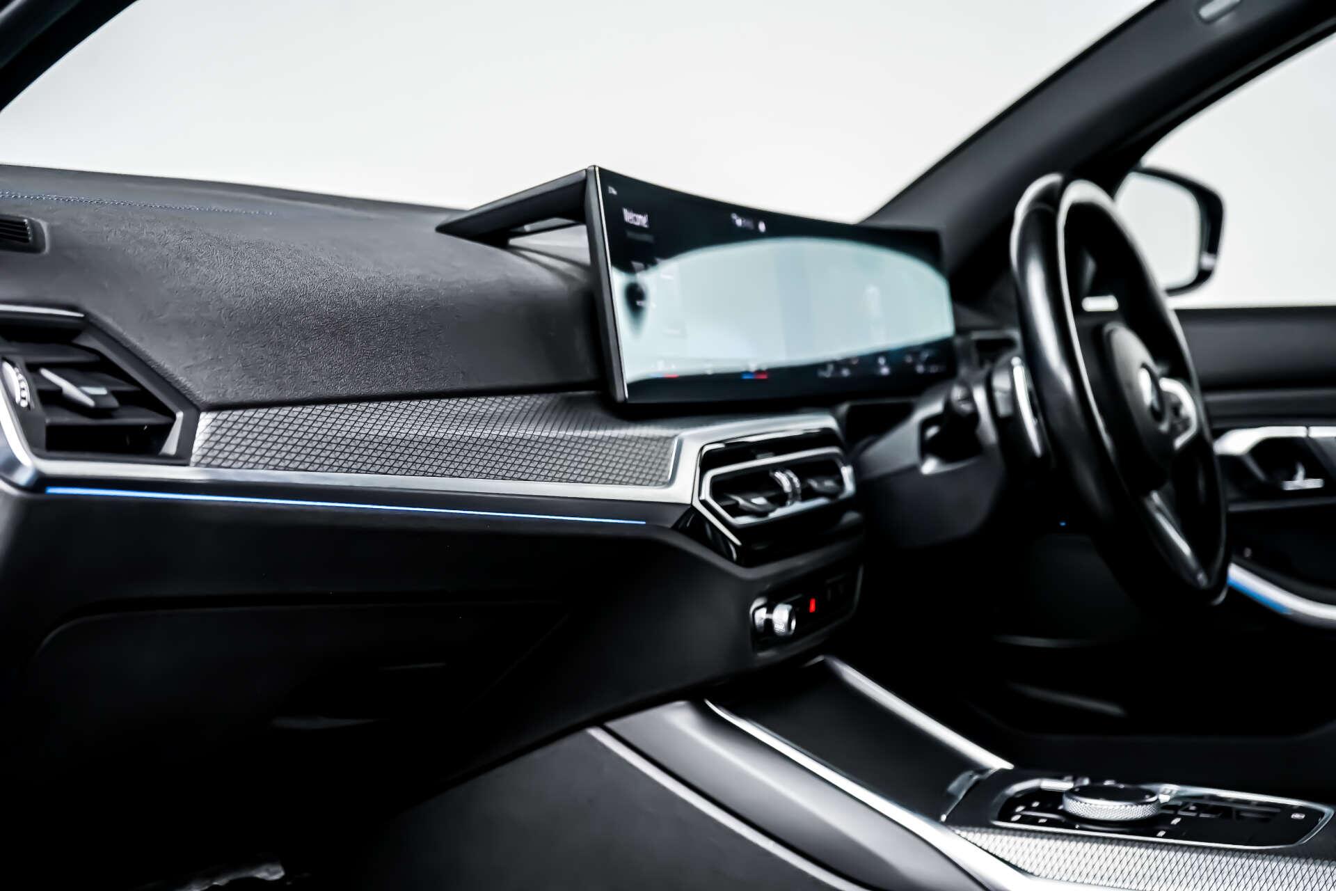 BMW 3 Series view 20