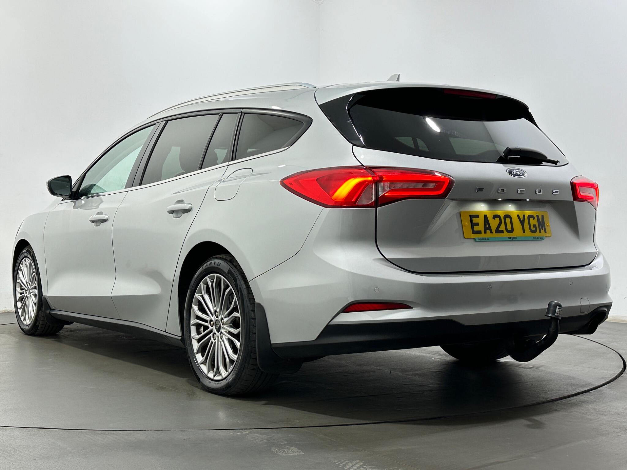 Ford Focus view 47