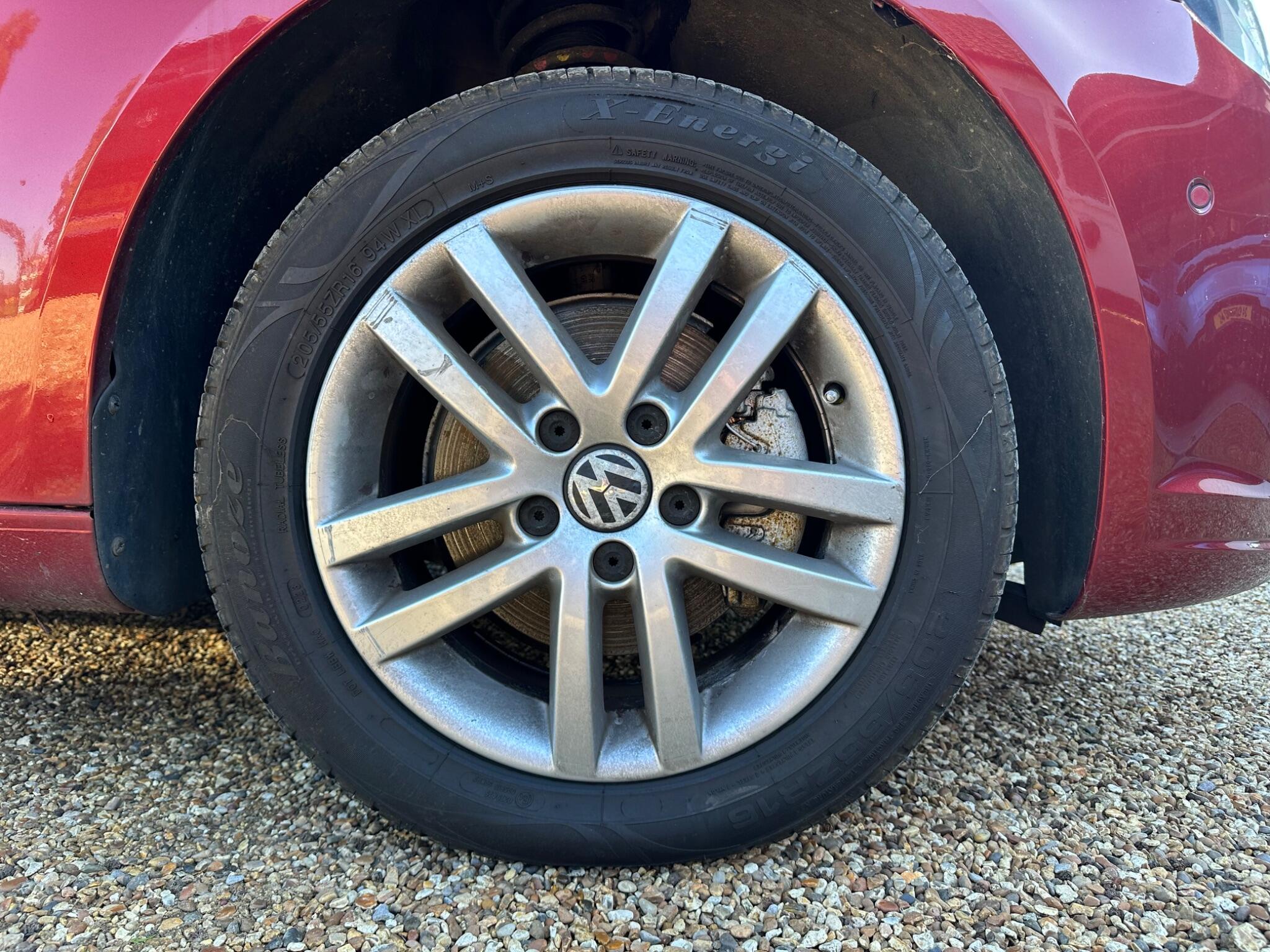 Volkswagen Touran view 20