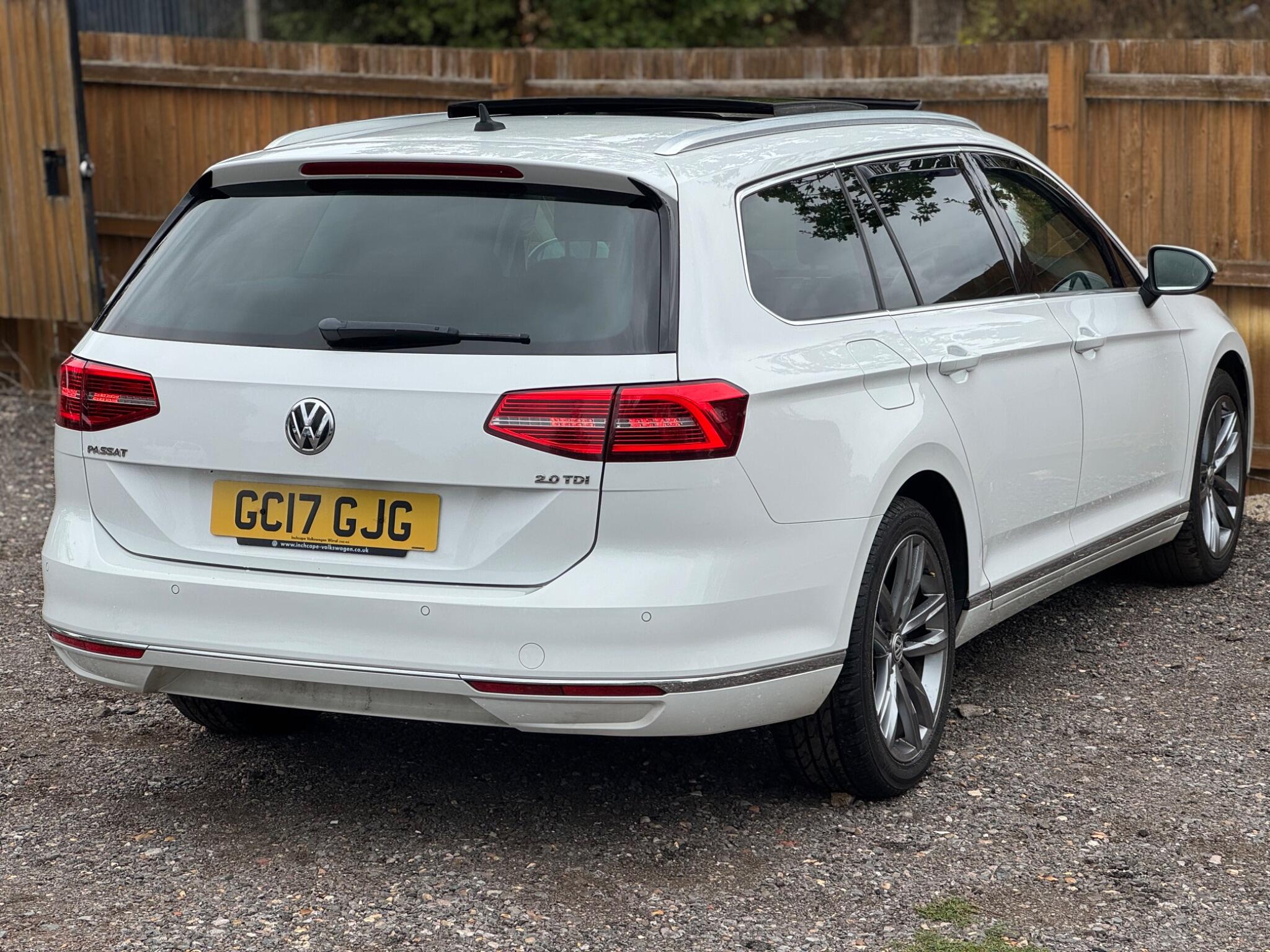 Volkswagen Passat view 12