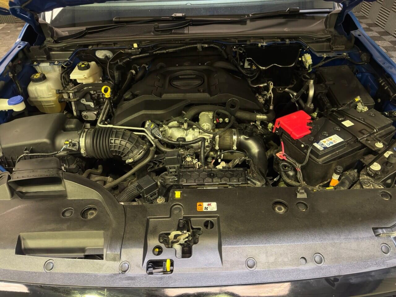 Volkswagen Amarok view 25