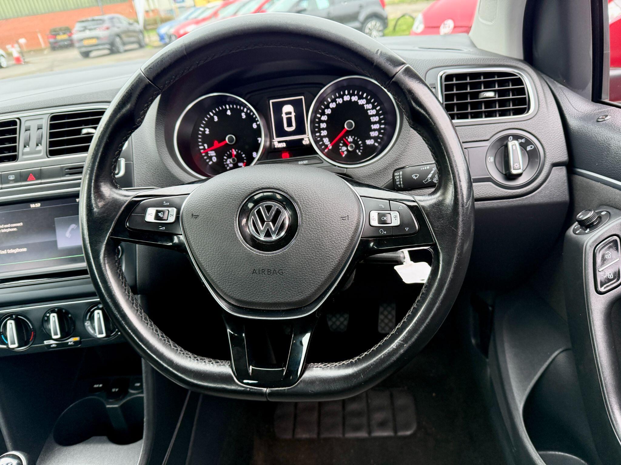 2014 Volkswagen Polo image 33