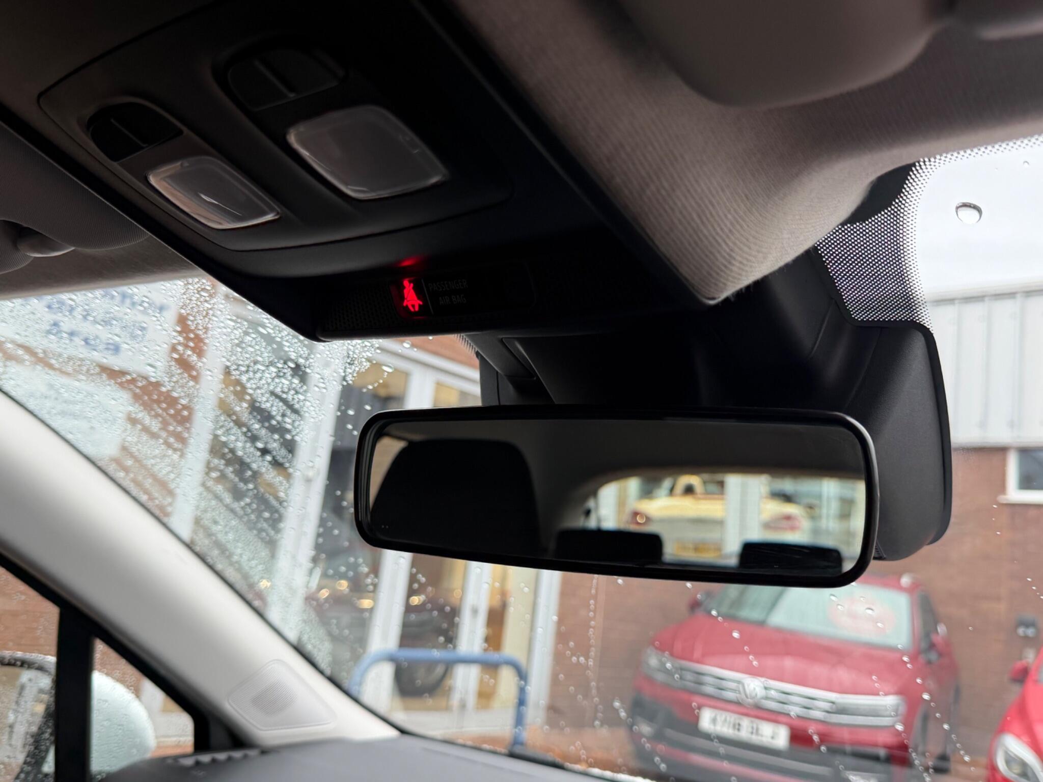 Renault Clio view 84