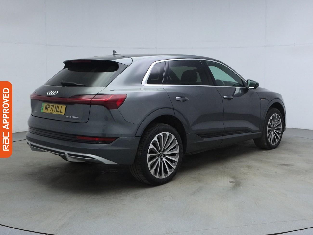 Audi E-Tron view 35