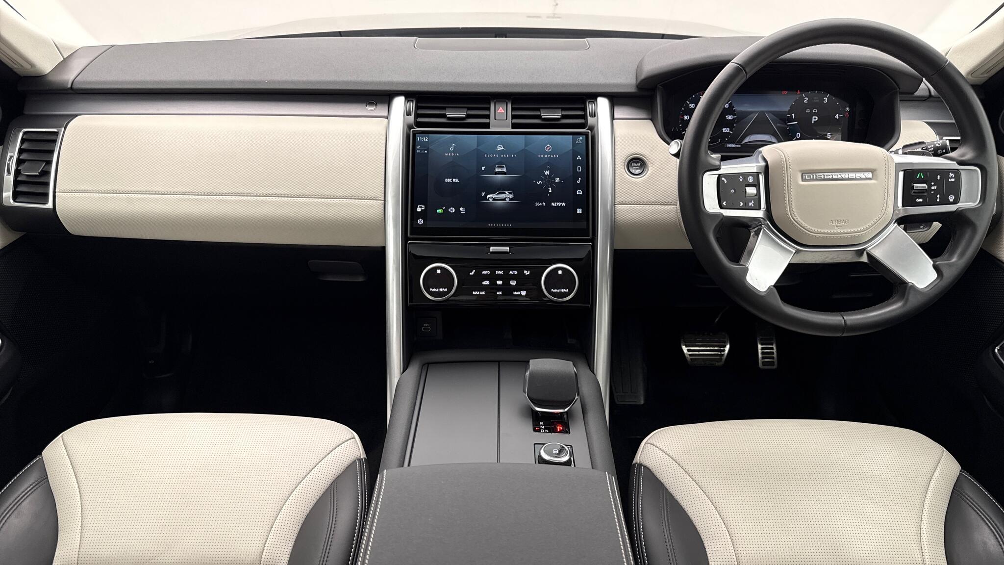 Land Rover Discovery view 9