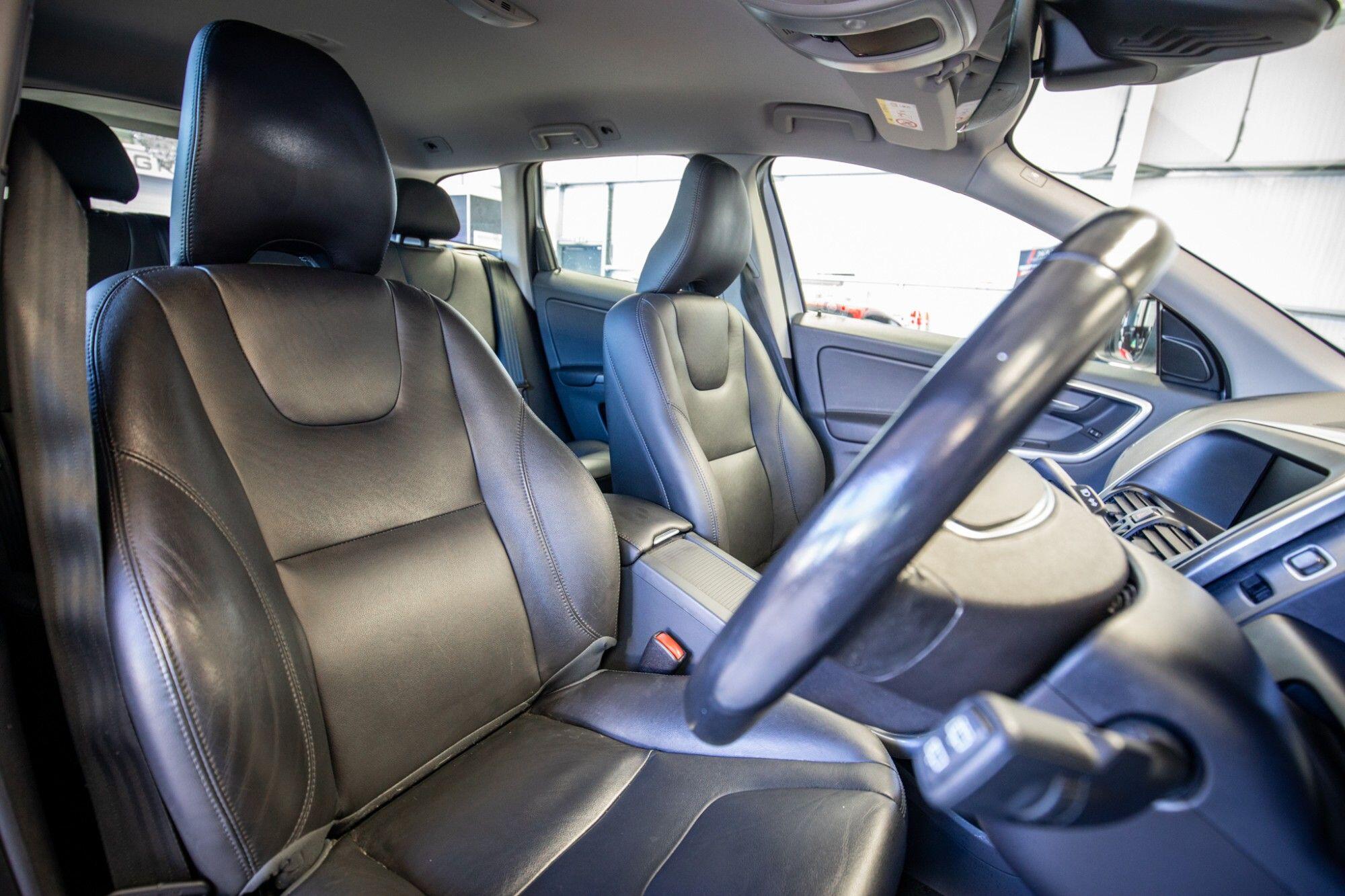 Volvo XC60 view 15