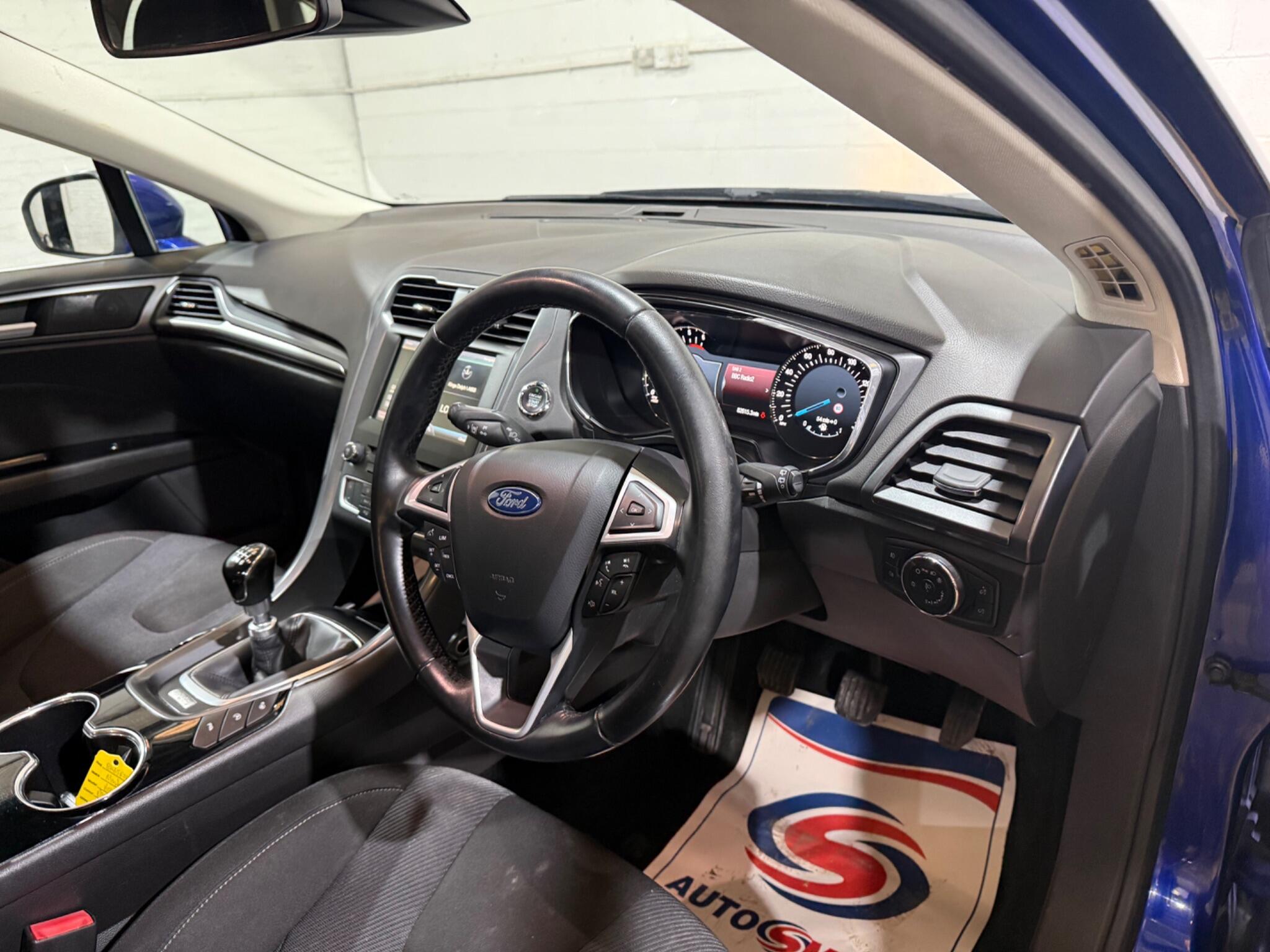 Ford Mondeo view 33