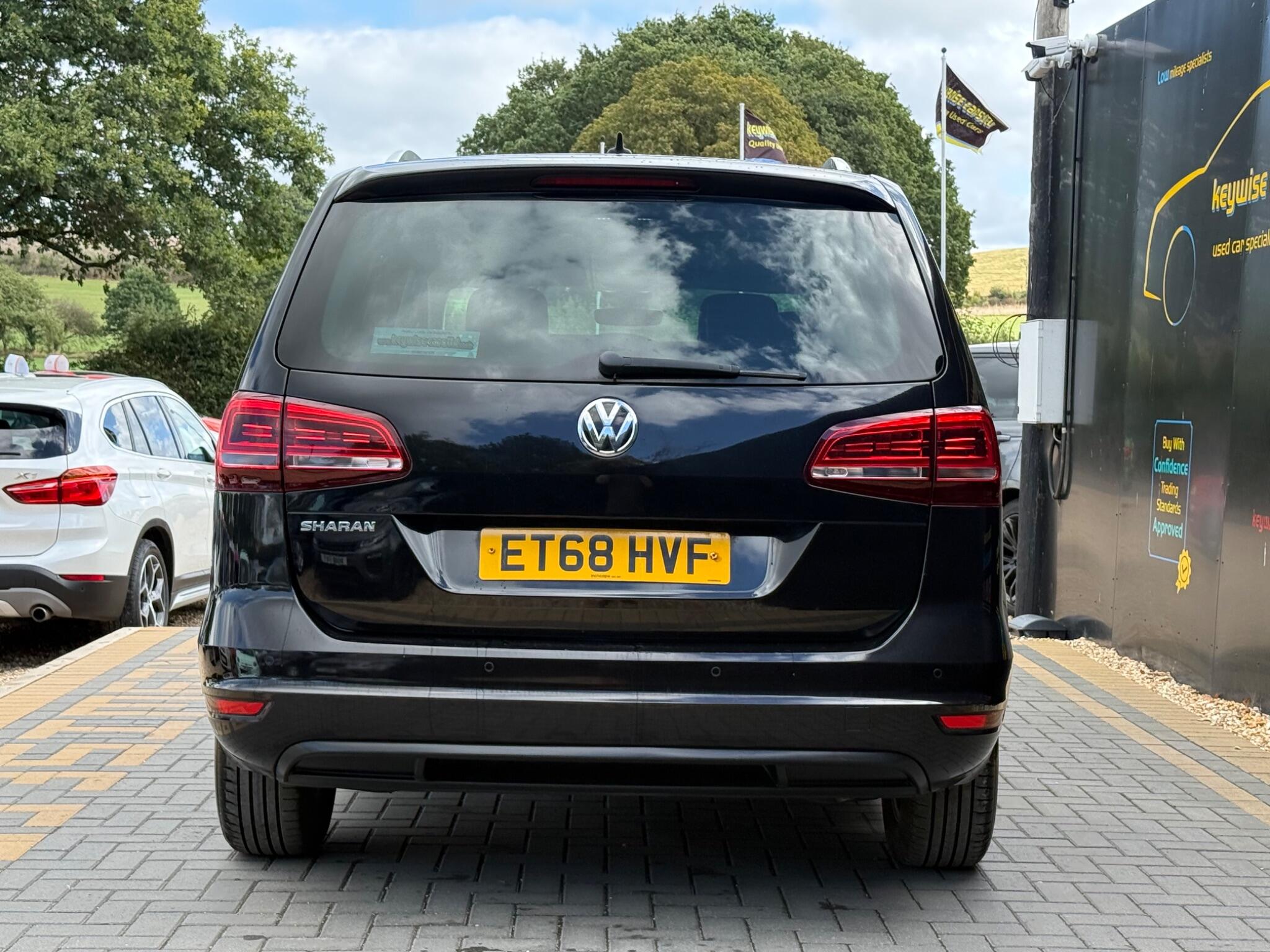 Volkswagen Sharan view 4