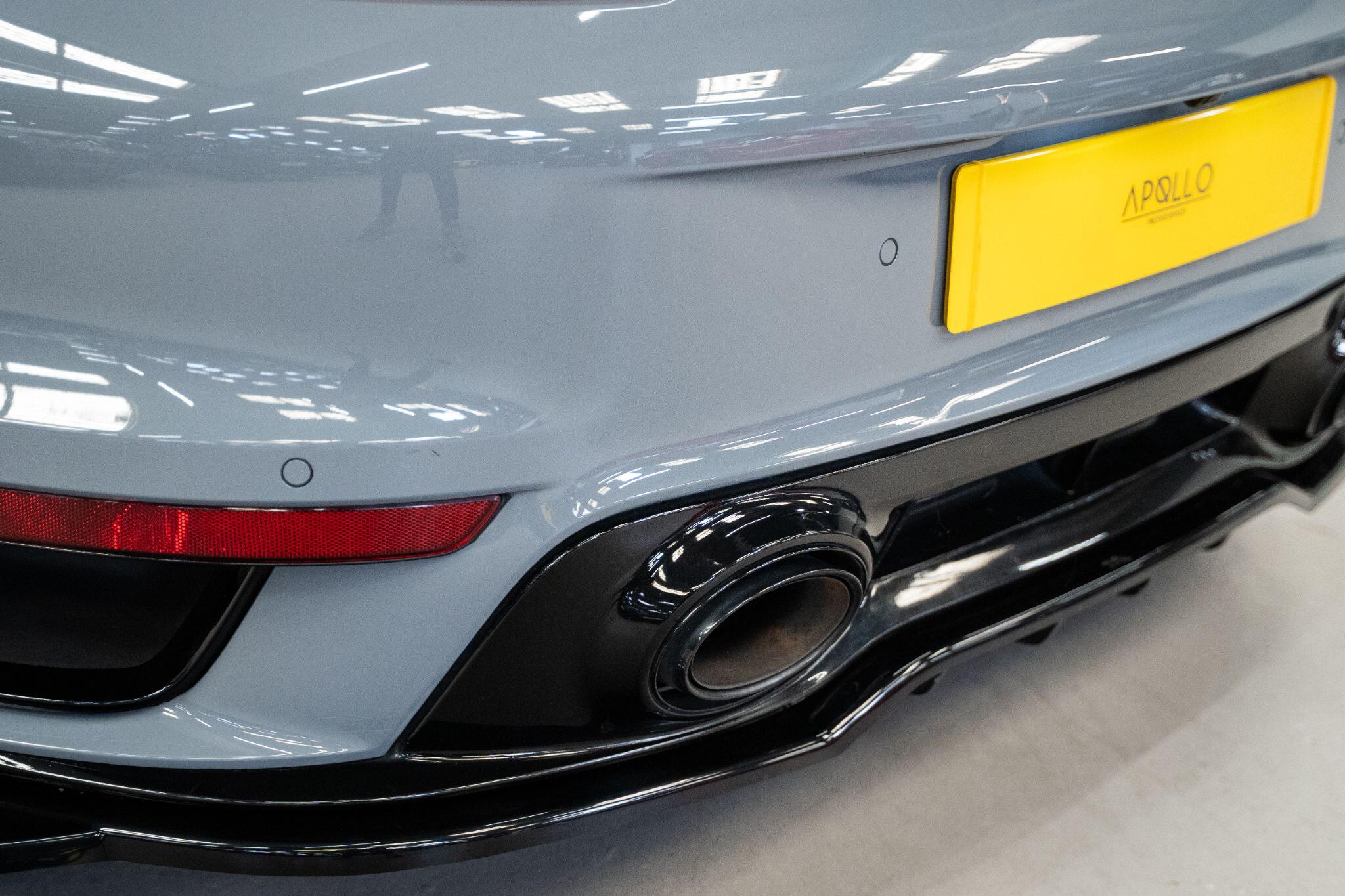 Porsche 911 view 64