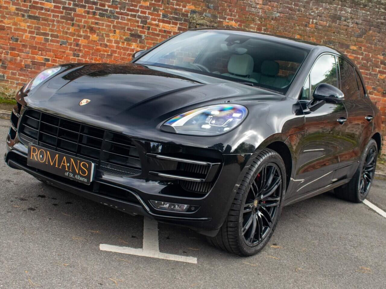Porsche Macan view 14