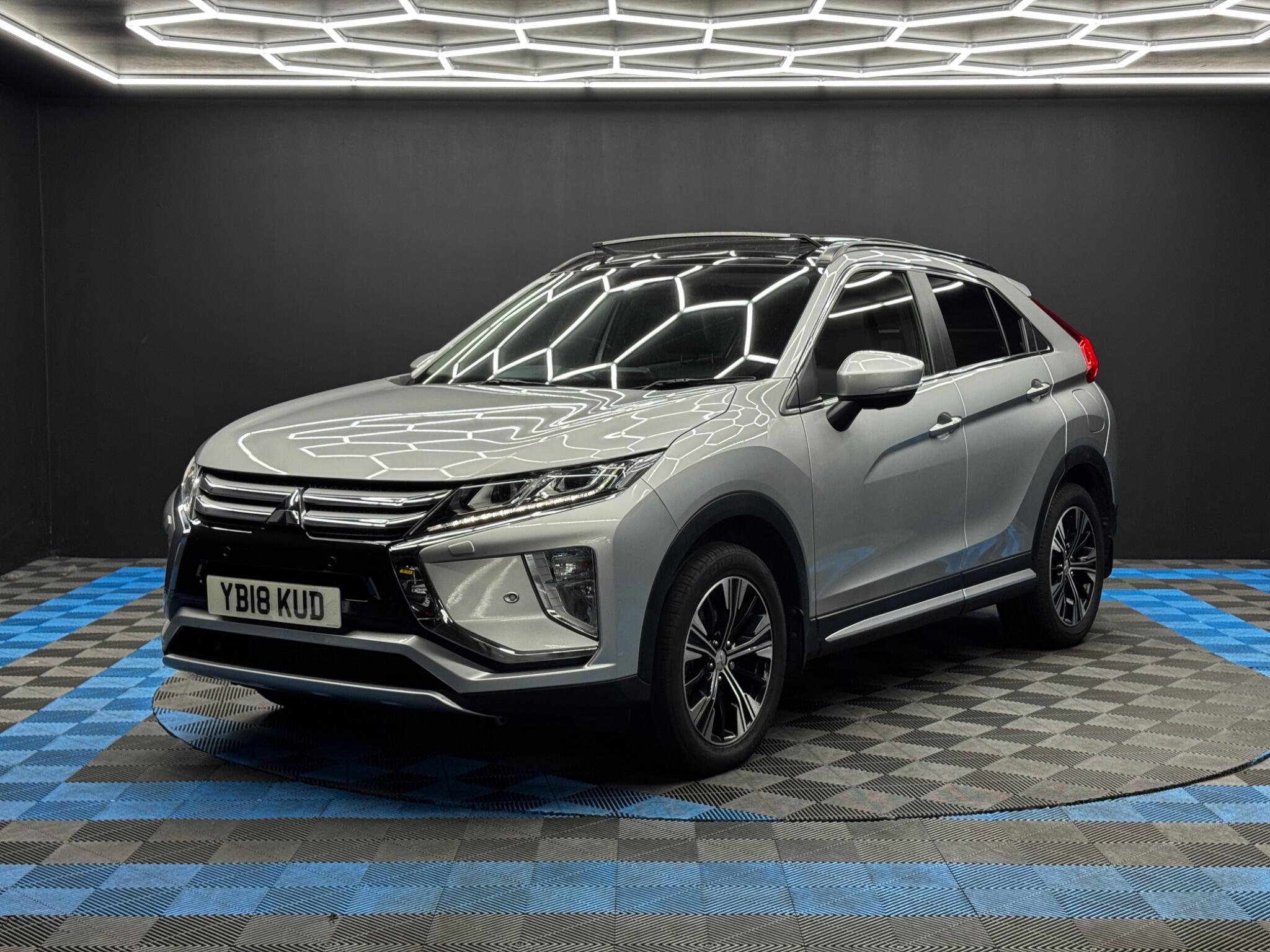 Mitsubishi Eclipse Cross view 3