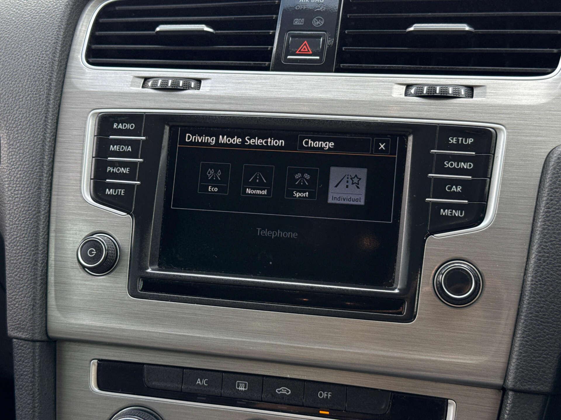 Volkswagen Golf view 50