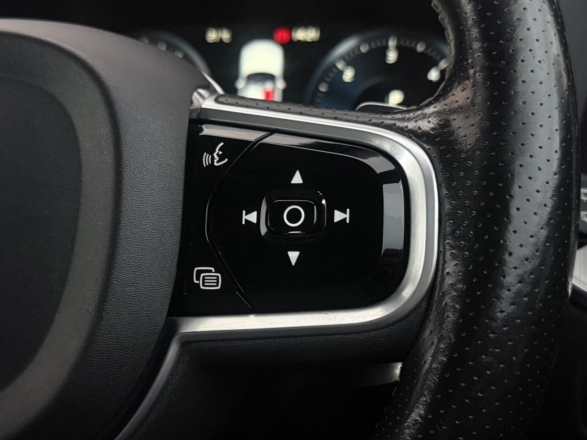 Volvo XC60 view 14