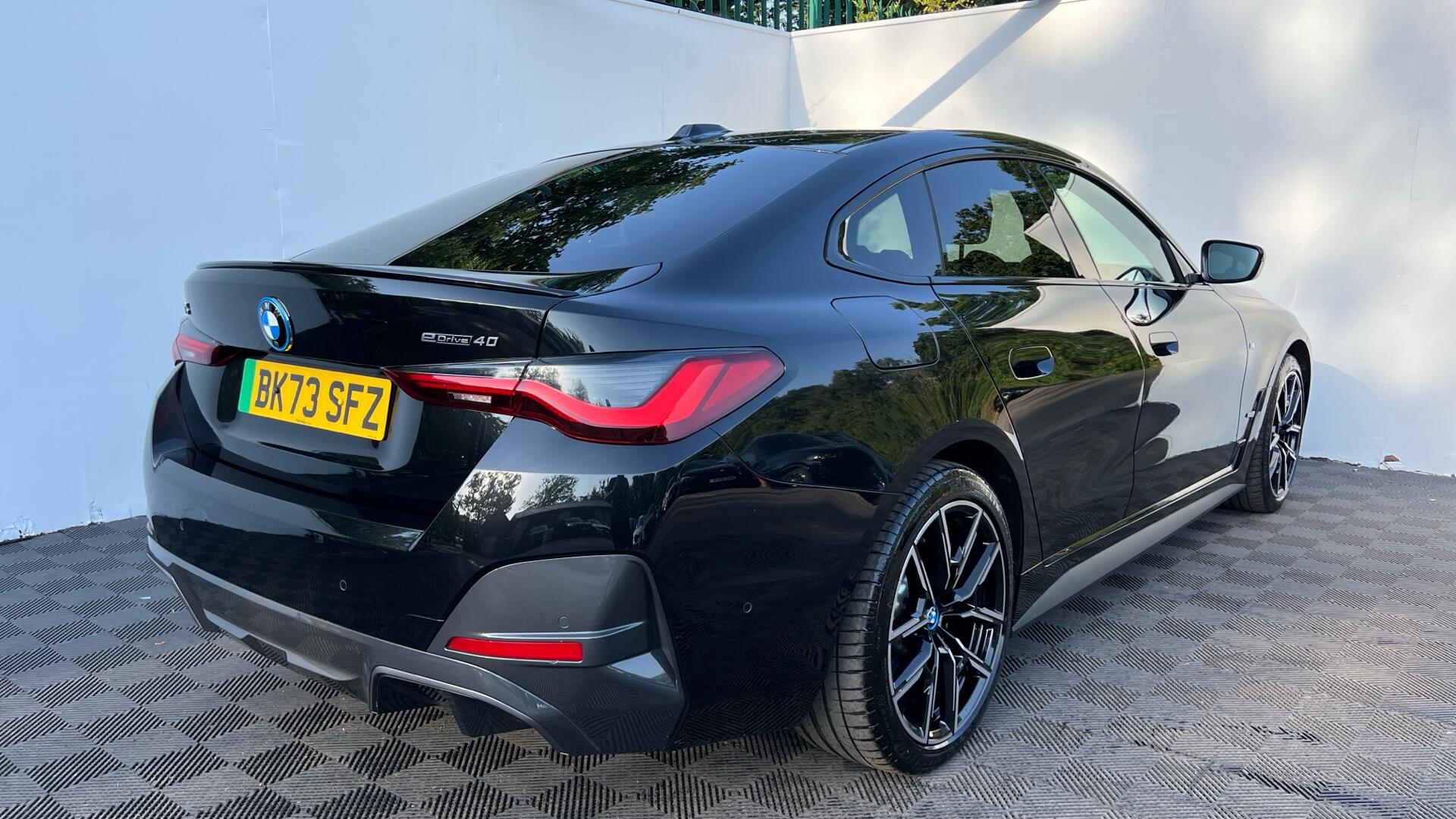 BMW I4 view 27
