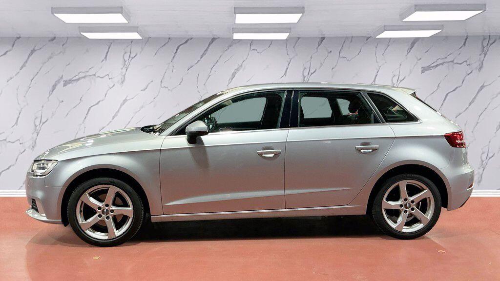 Audi A3 view 9