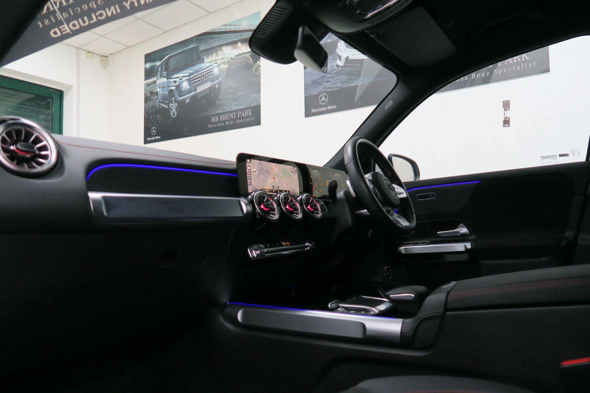 Mercedes-Benz Eqb view 8