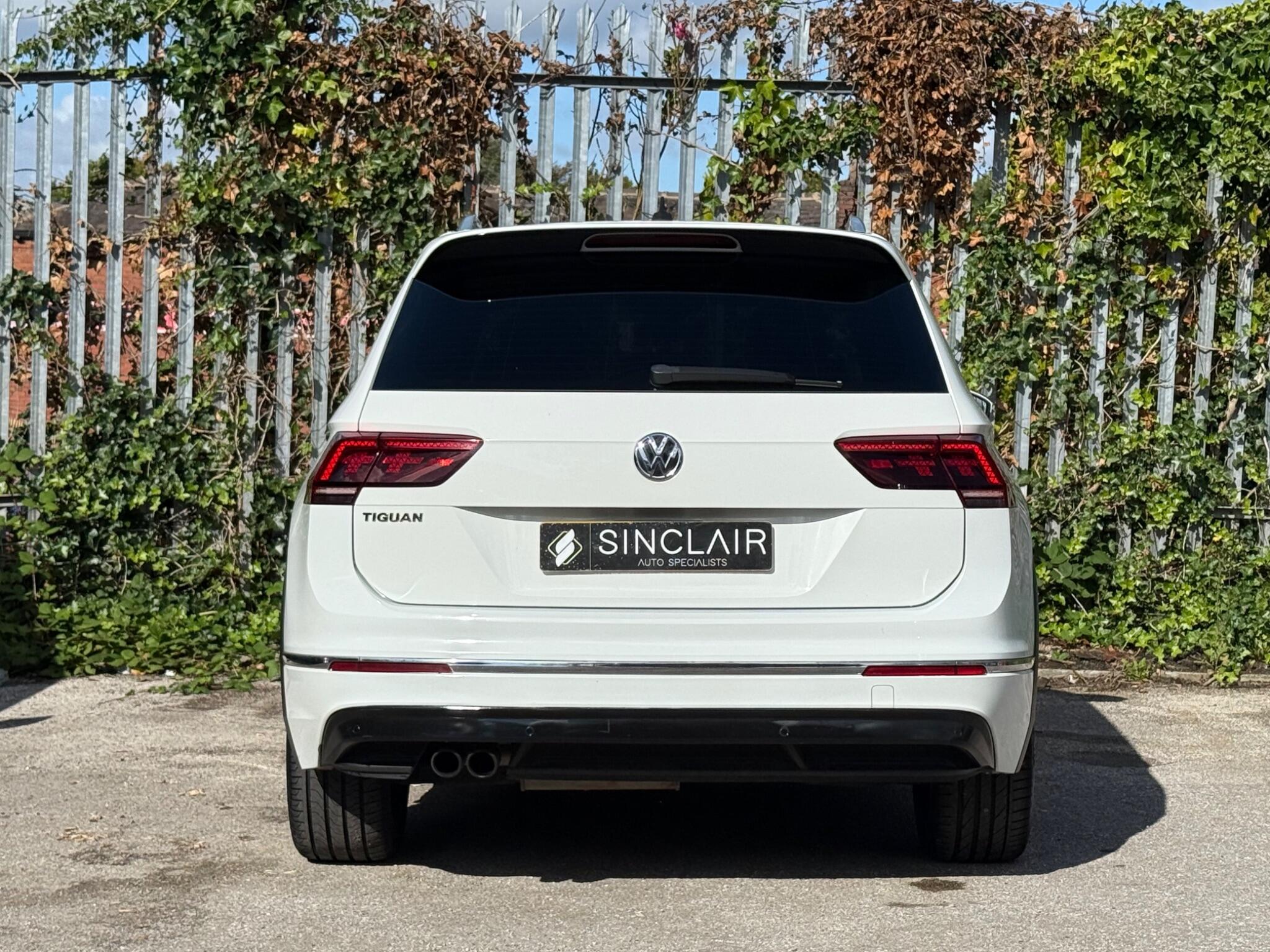 Volkswagen Tiguan view 6