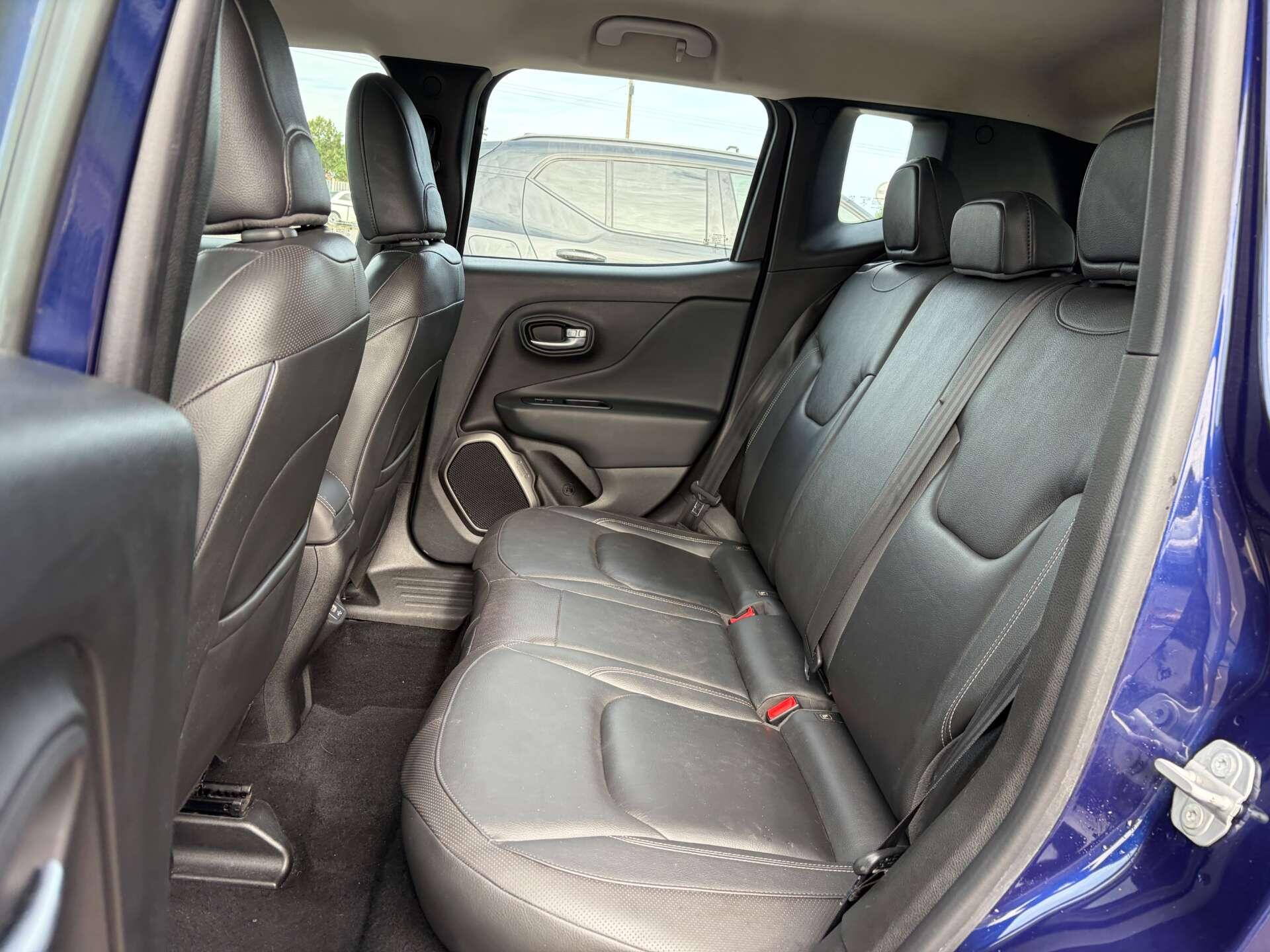 Jeep Renegade view 20